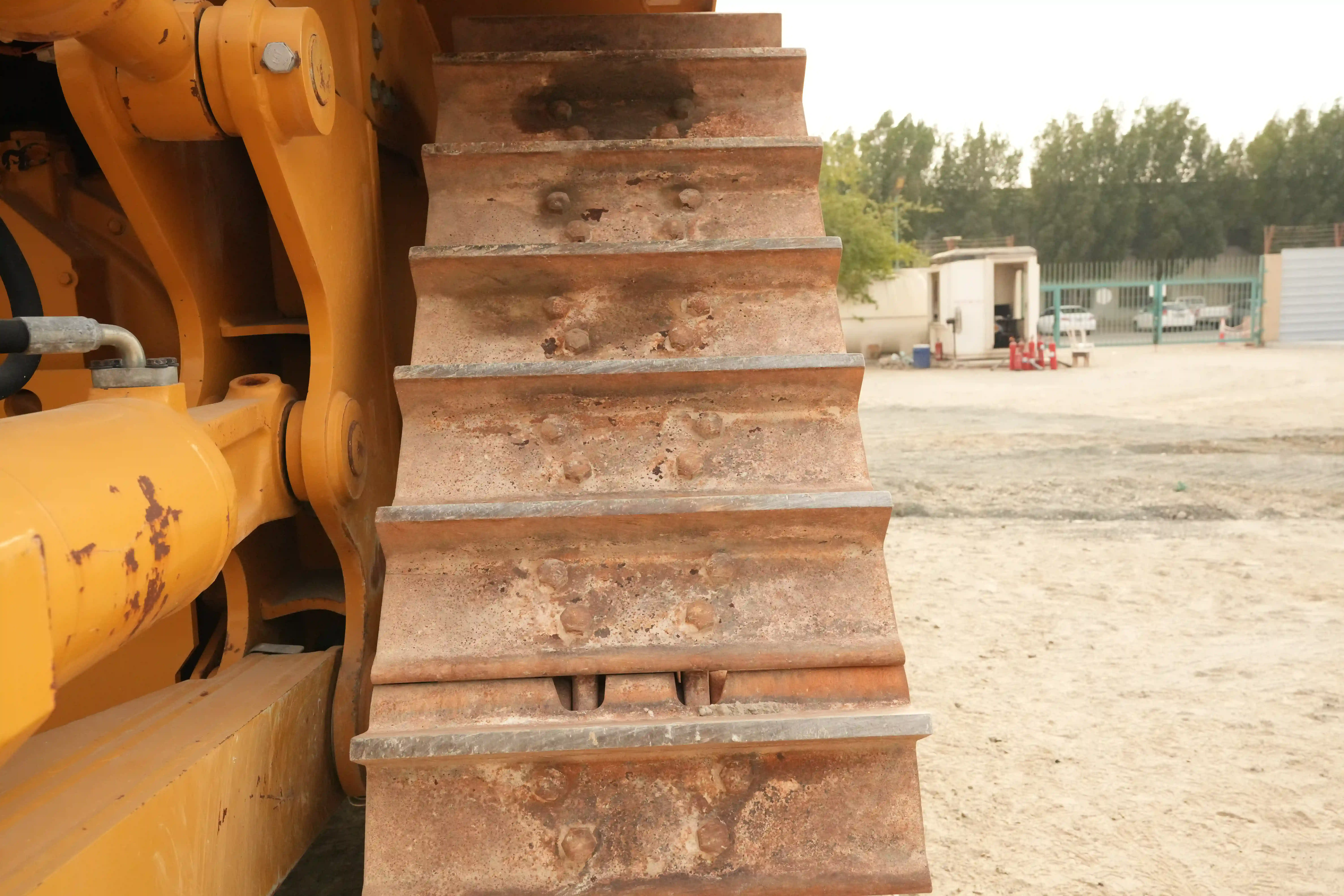CDB-001-Cat-D8T-crawler-dozer-inspection-undercarriage-rigrgyht-track-shoes-1