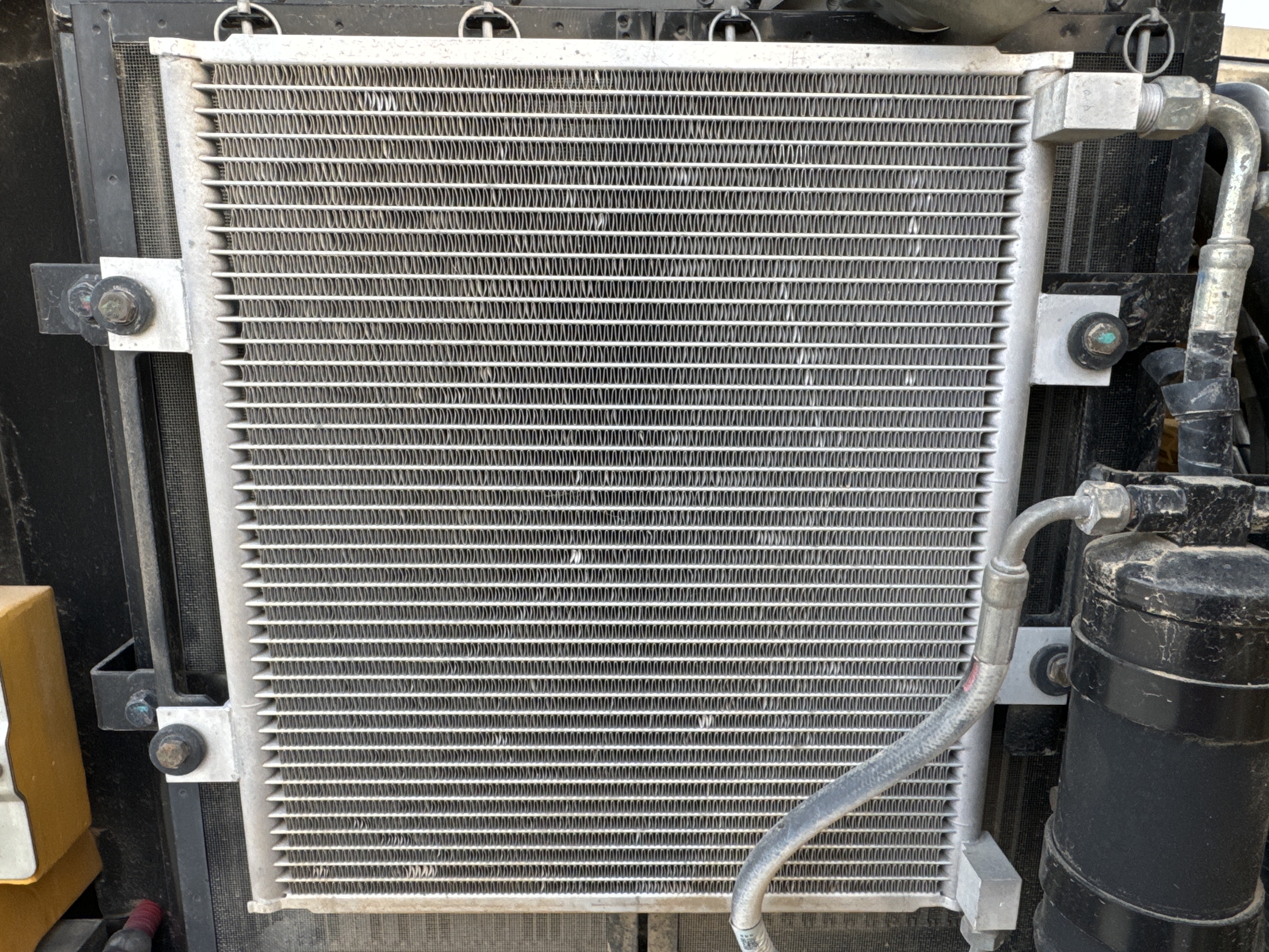 MNX-003-Cat-305.5E2-mini-excavator-inspection-engine-radiator-condenser-intercooler-hydraulic cooler-2