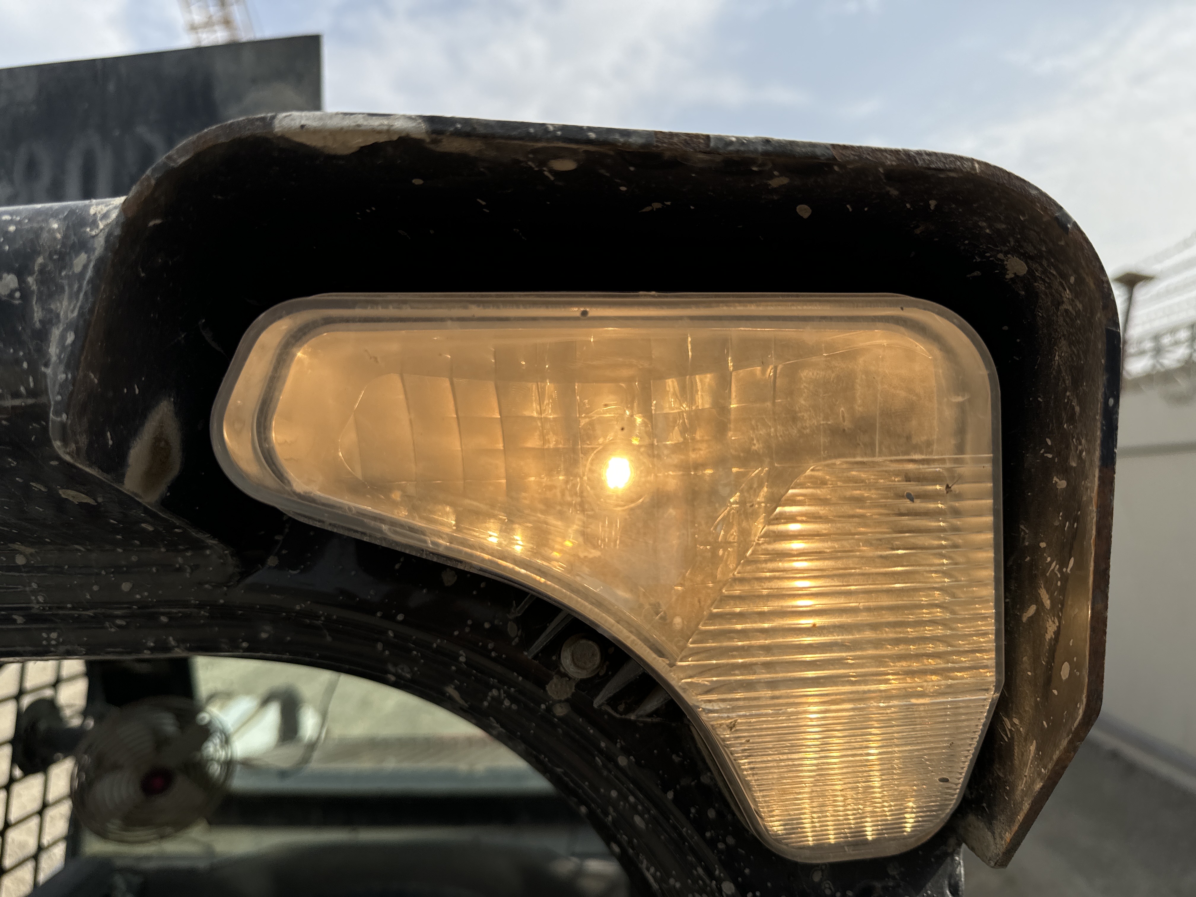 SSL-002-Bobcat-S510-skid-steer-loader-inspection-electronics-lights-and-signals-2