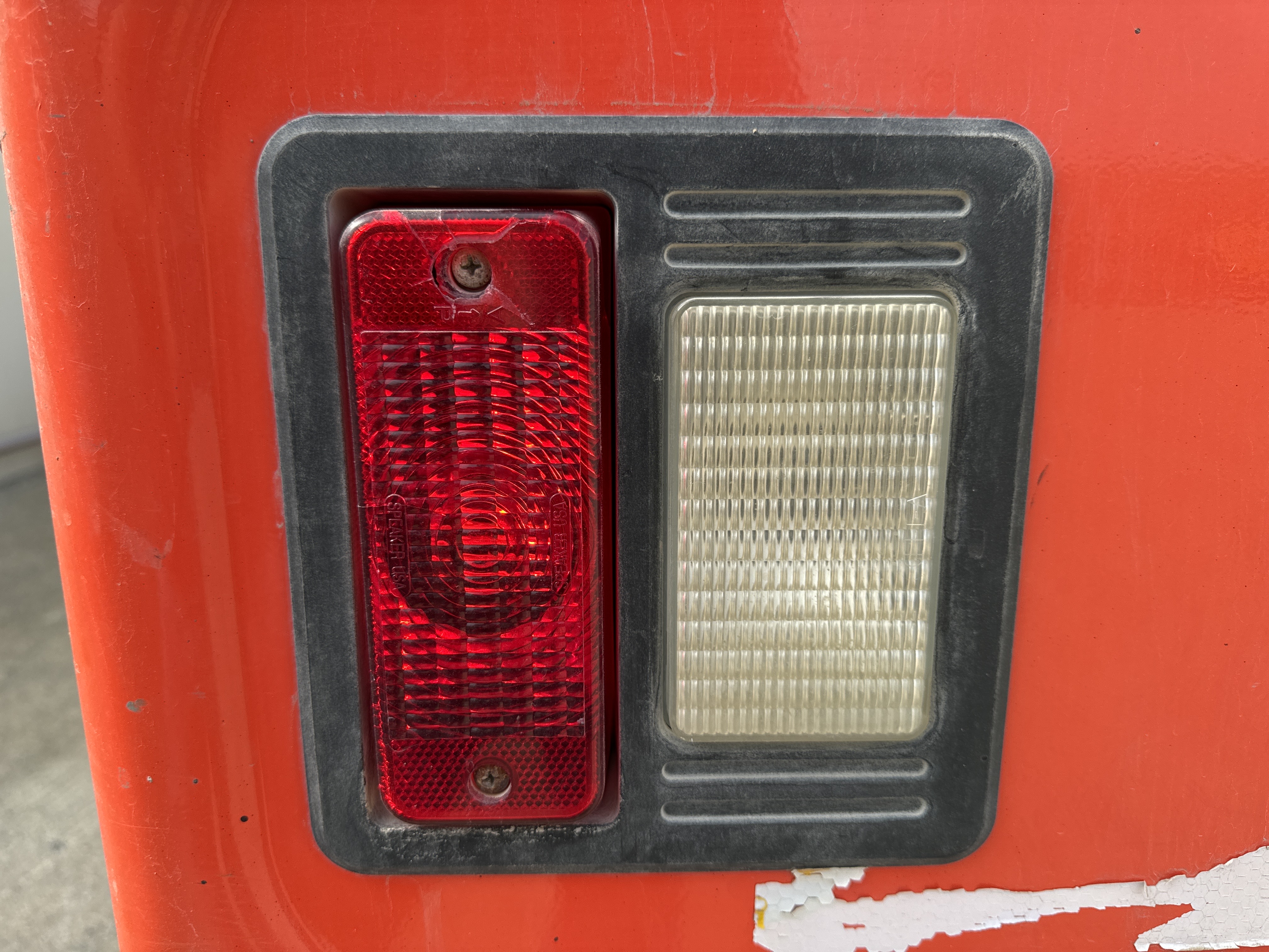 SSL-002-Bobcat-S510-skid-steer-loader-inspection-electronics-lights-and-signals-4