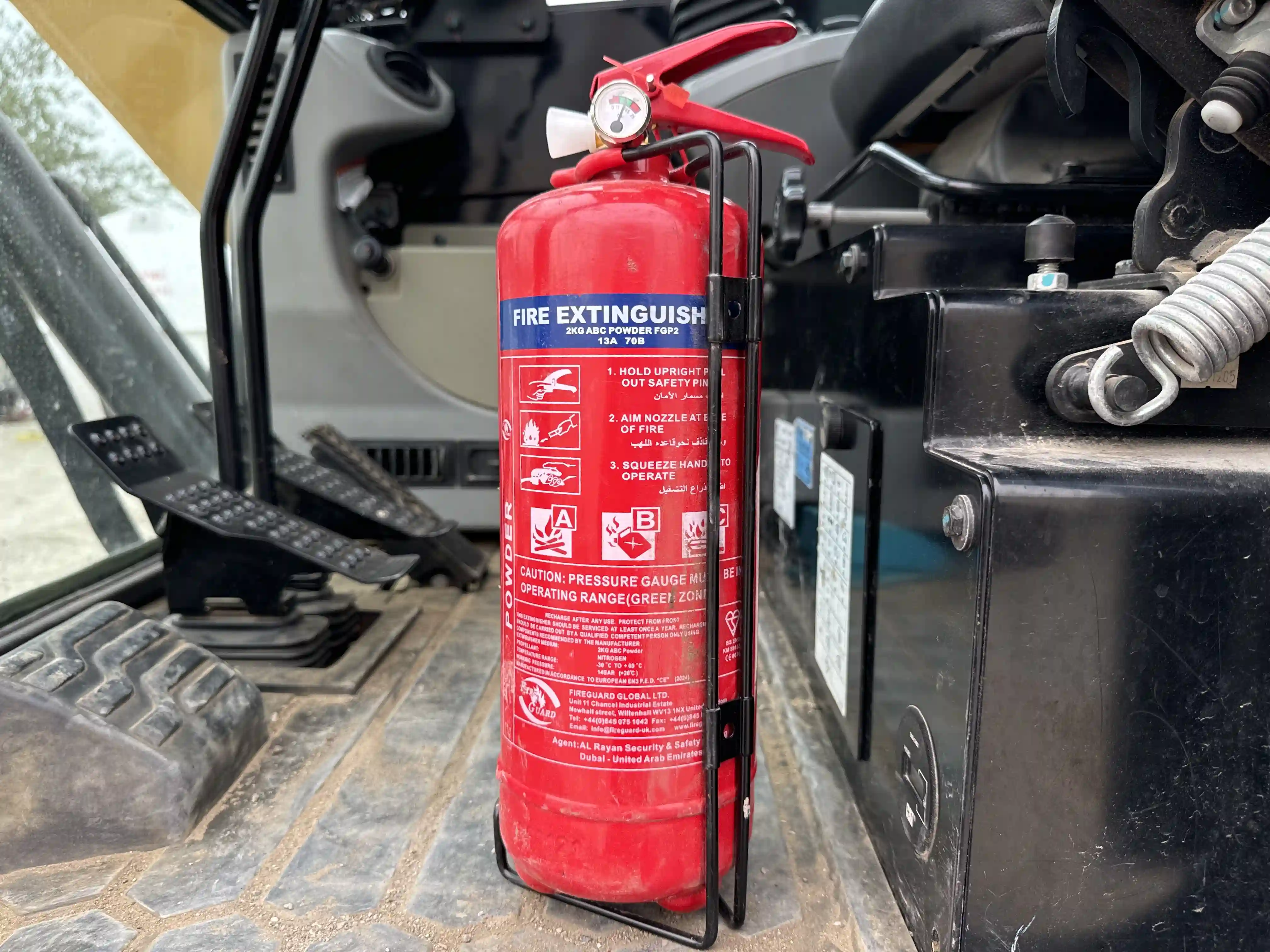 MNX-003-Cat-305.5E2-mini-excavator-inspection-safety-fire-extinguisher-3
