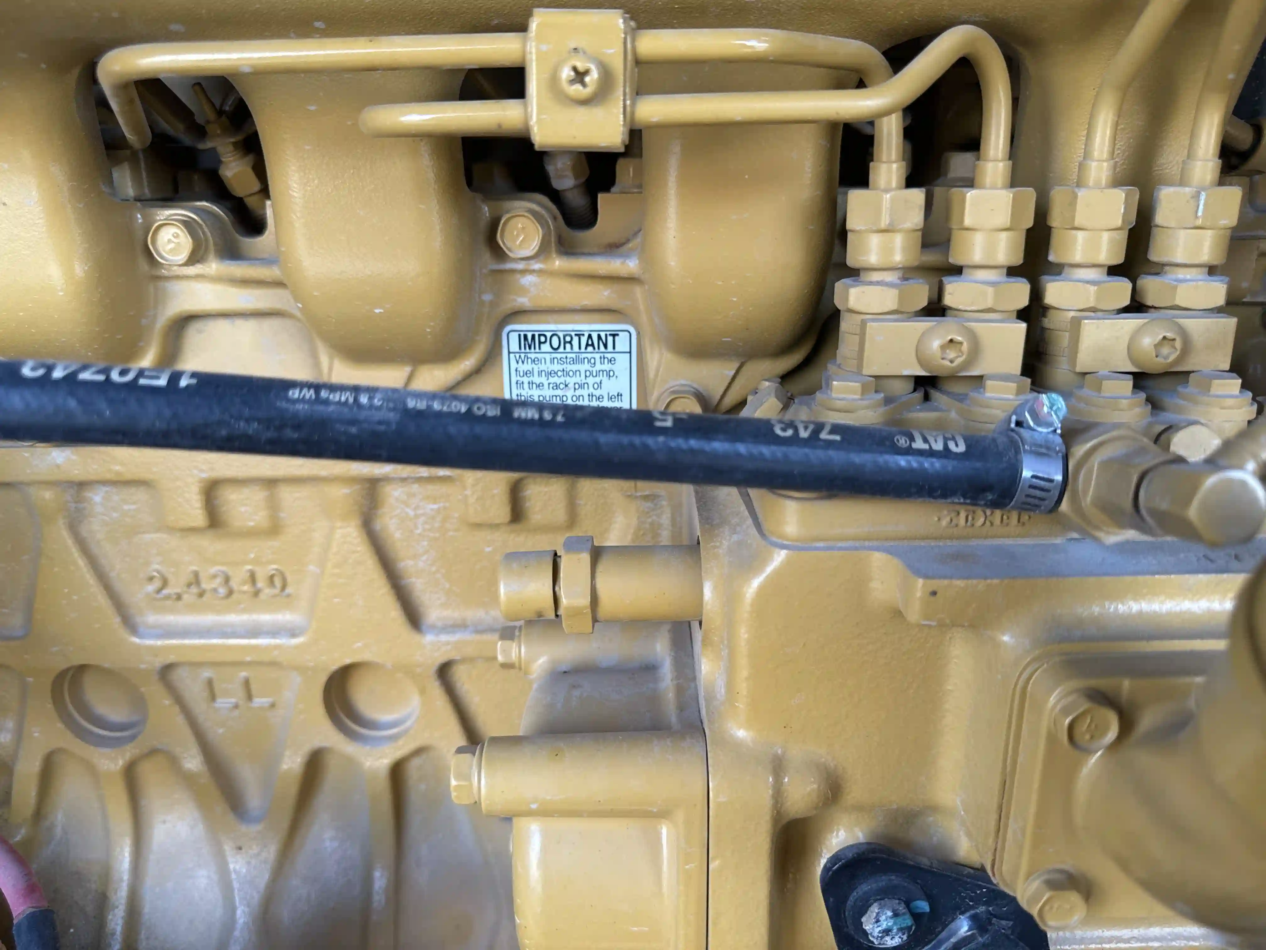 MNX-003-Cat-305.5E2-mini-excavator-inspection-engine-hoses-2