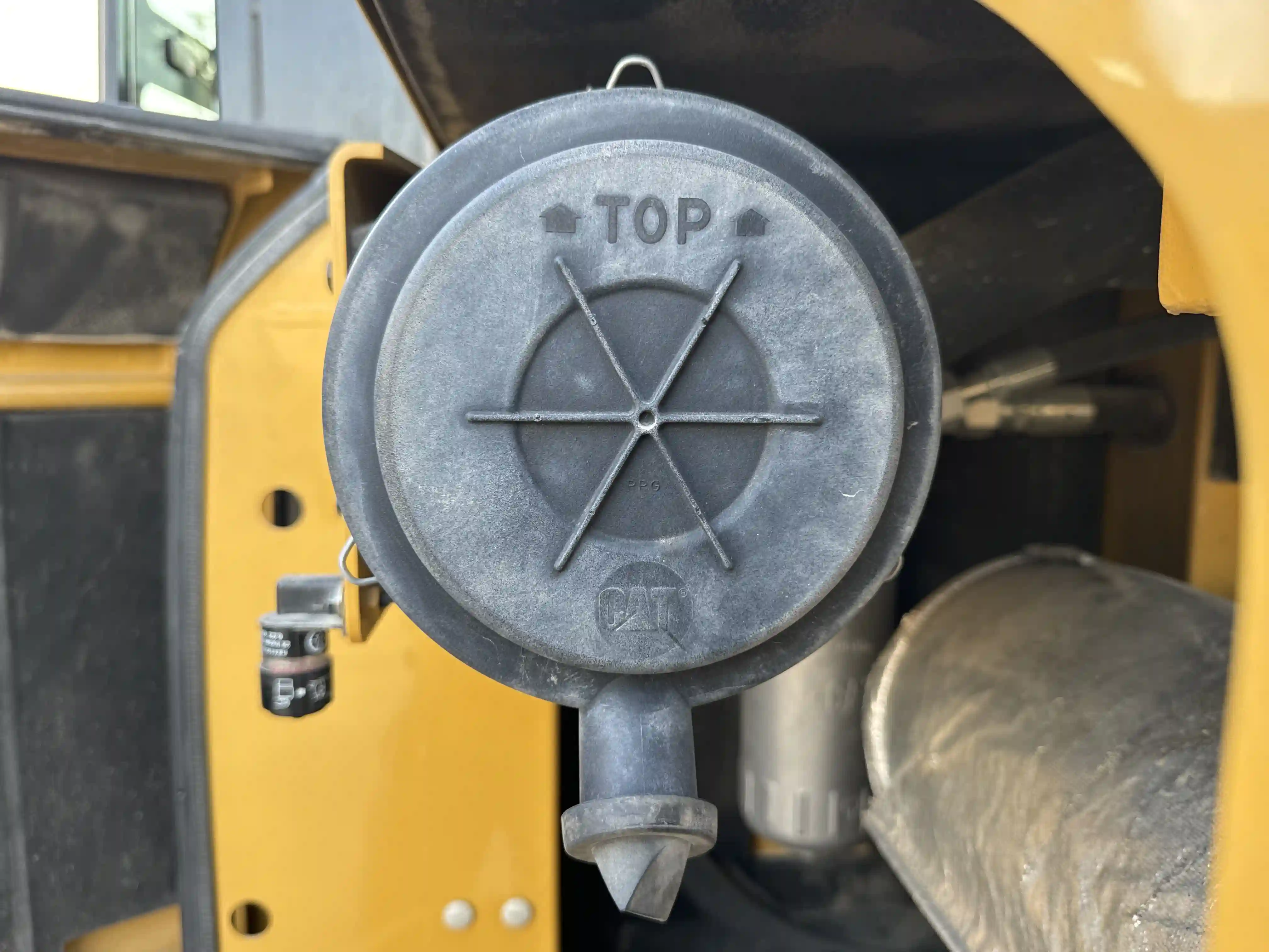 MNX-003-Cat-305.5E2-mini-excavator-inspection-engine-air-intake-system-2
