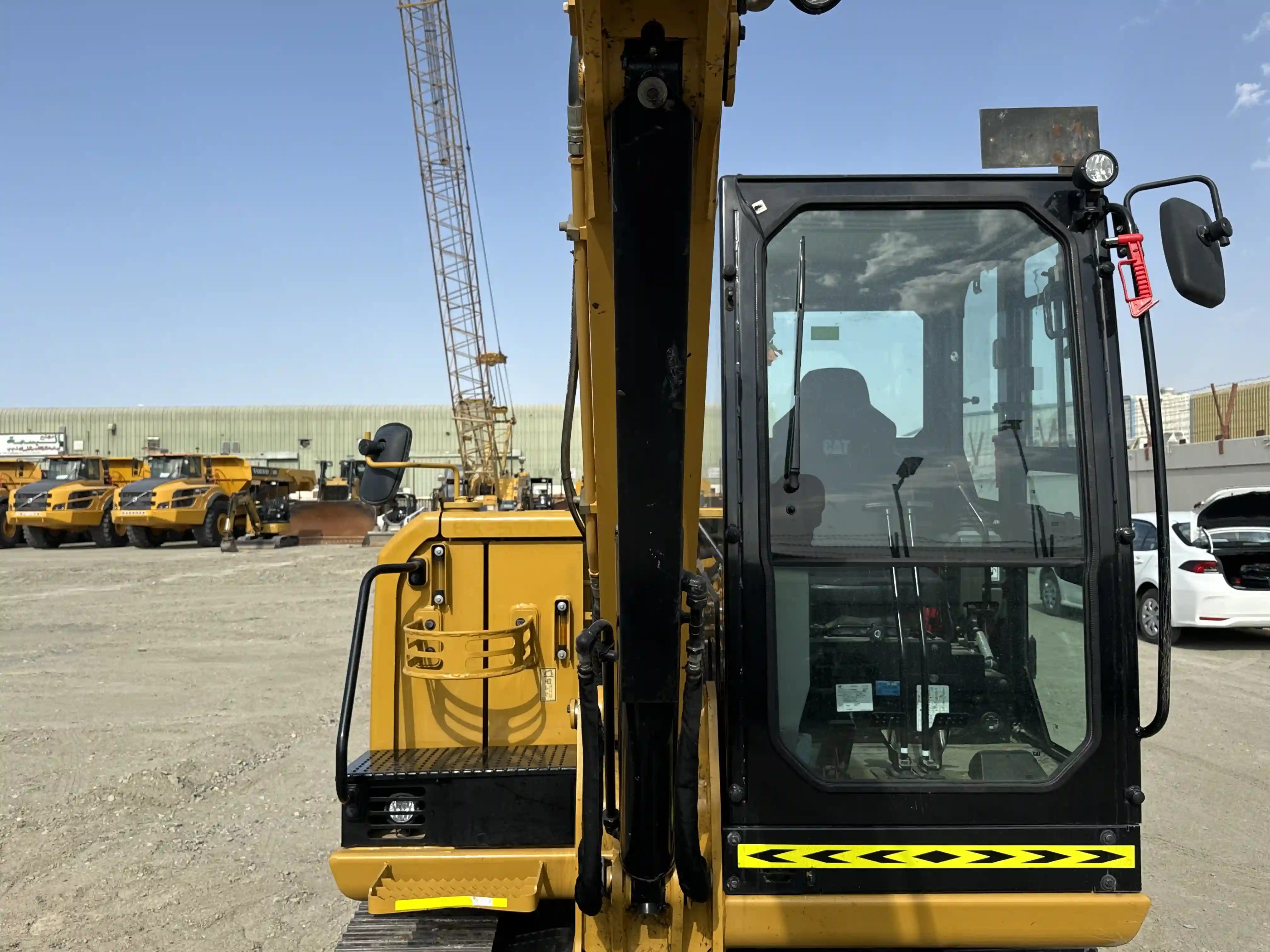 MNX-003-Cat-305.5E2-mini-excavator-inspection-hydraulics-boom-lift-cylinder-2
