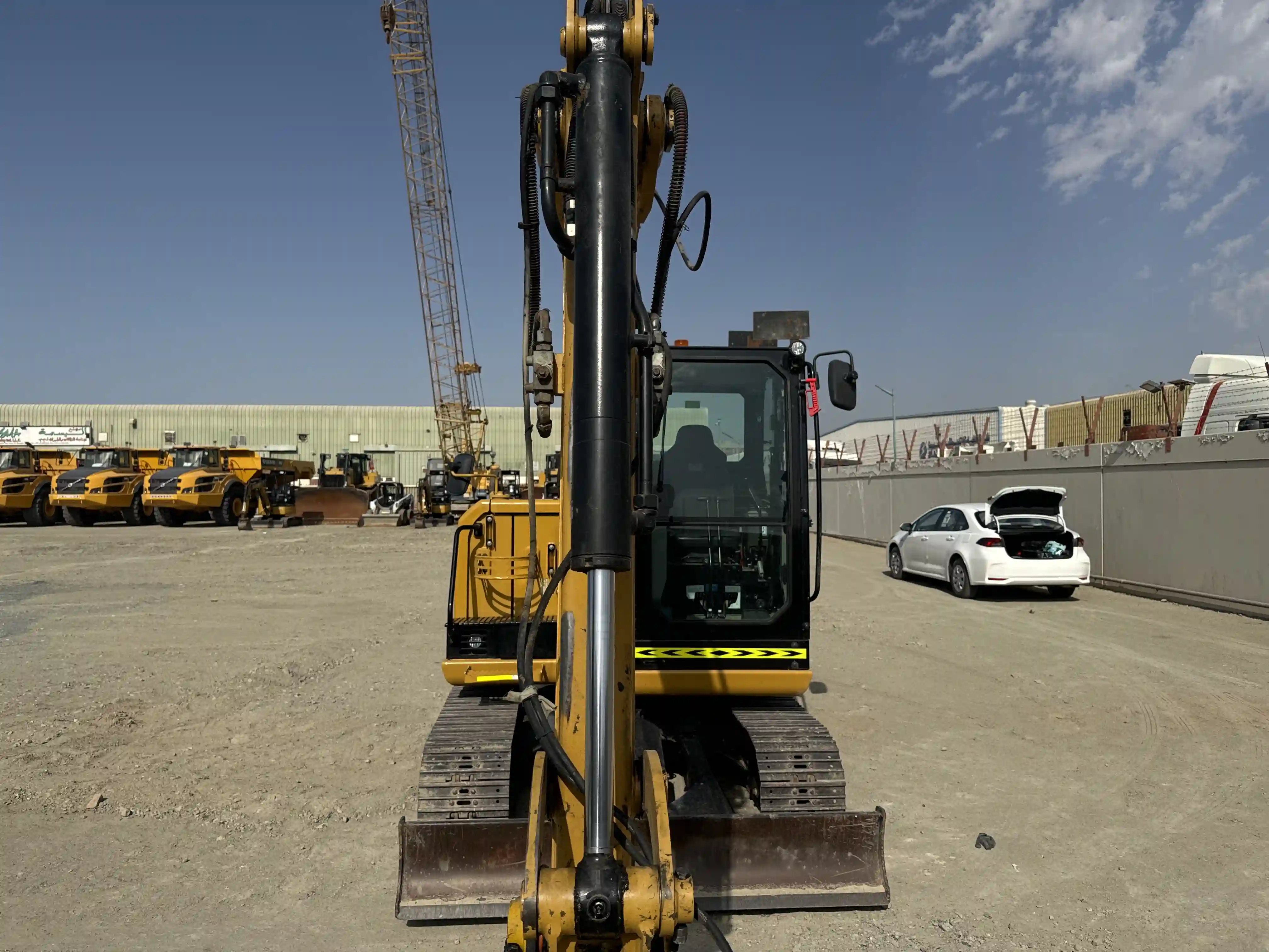 MNX-003-Cat-305.5E2-mini-excavator-inspection-hydraulics-bucket-cylinder-3