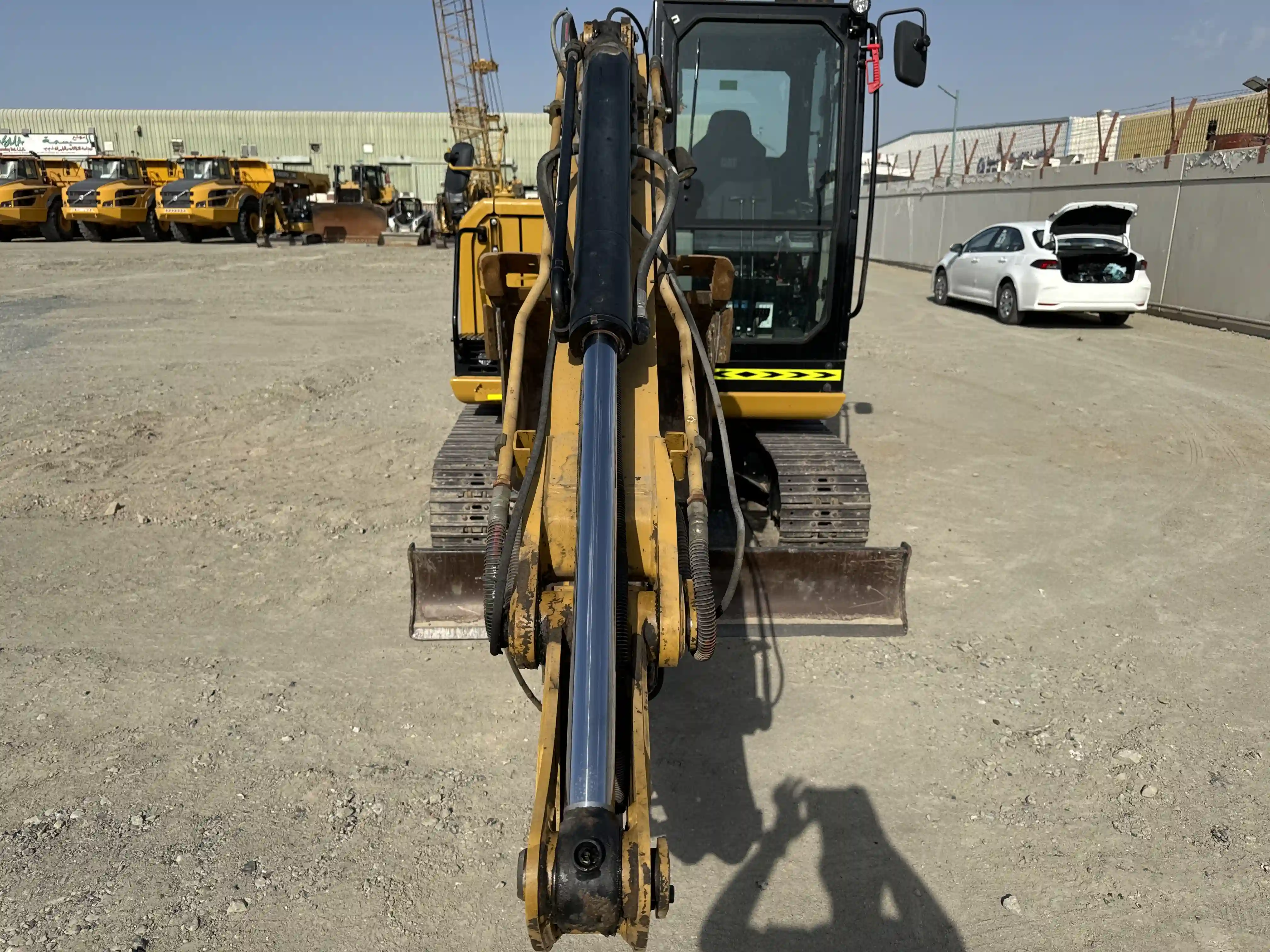 MNX-003-Cat-305.5E2-mini-excavator-inspection-hydraulics-stick-cylinder-2