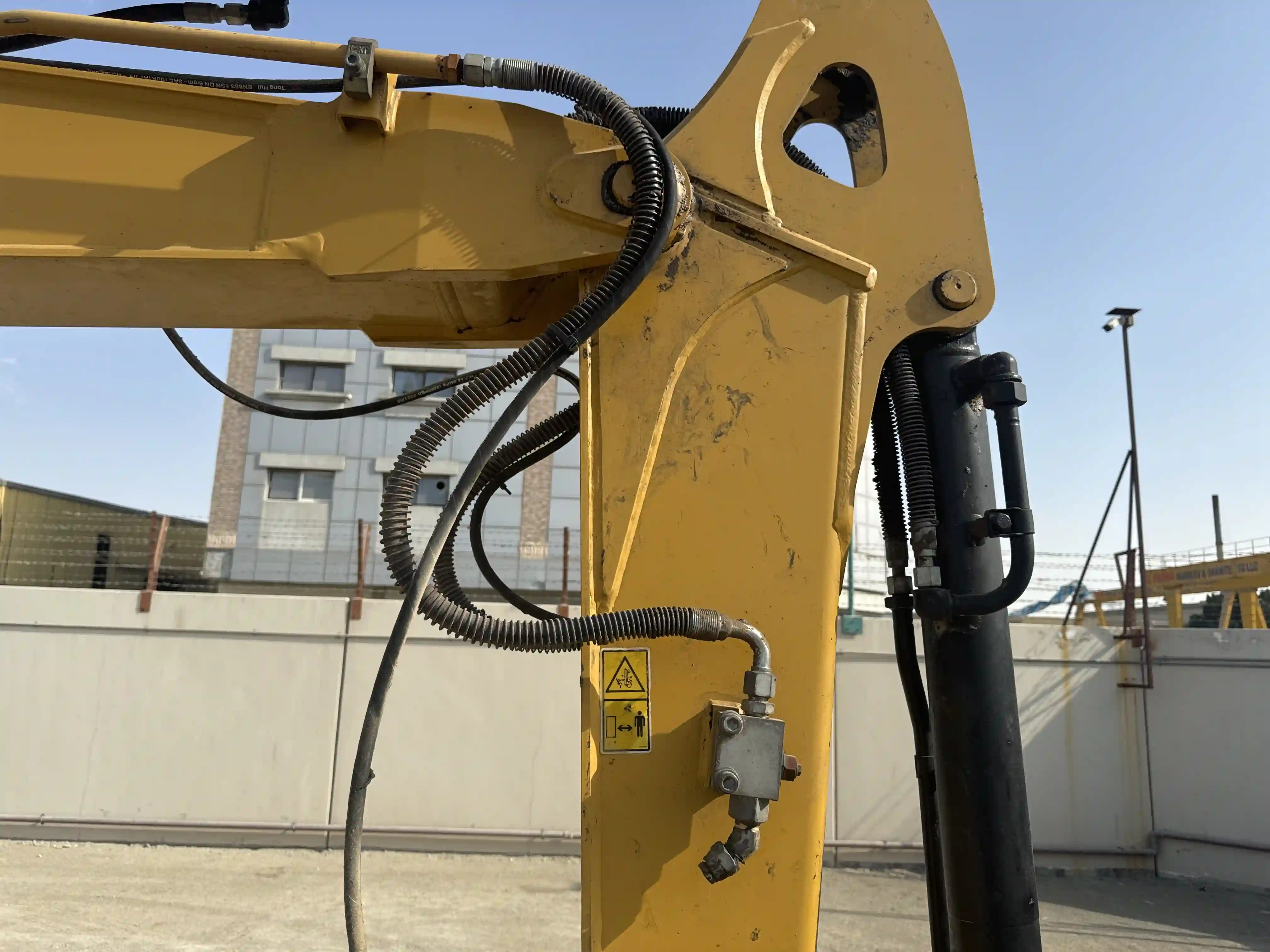 MNX-003-Cat-305.5E2-mini-excavator-inspection-hydraulics-attachment-piping-2