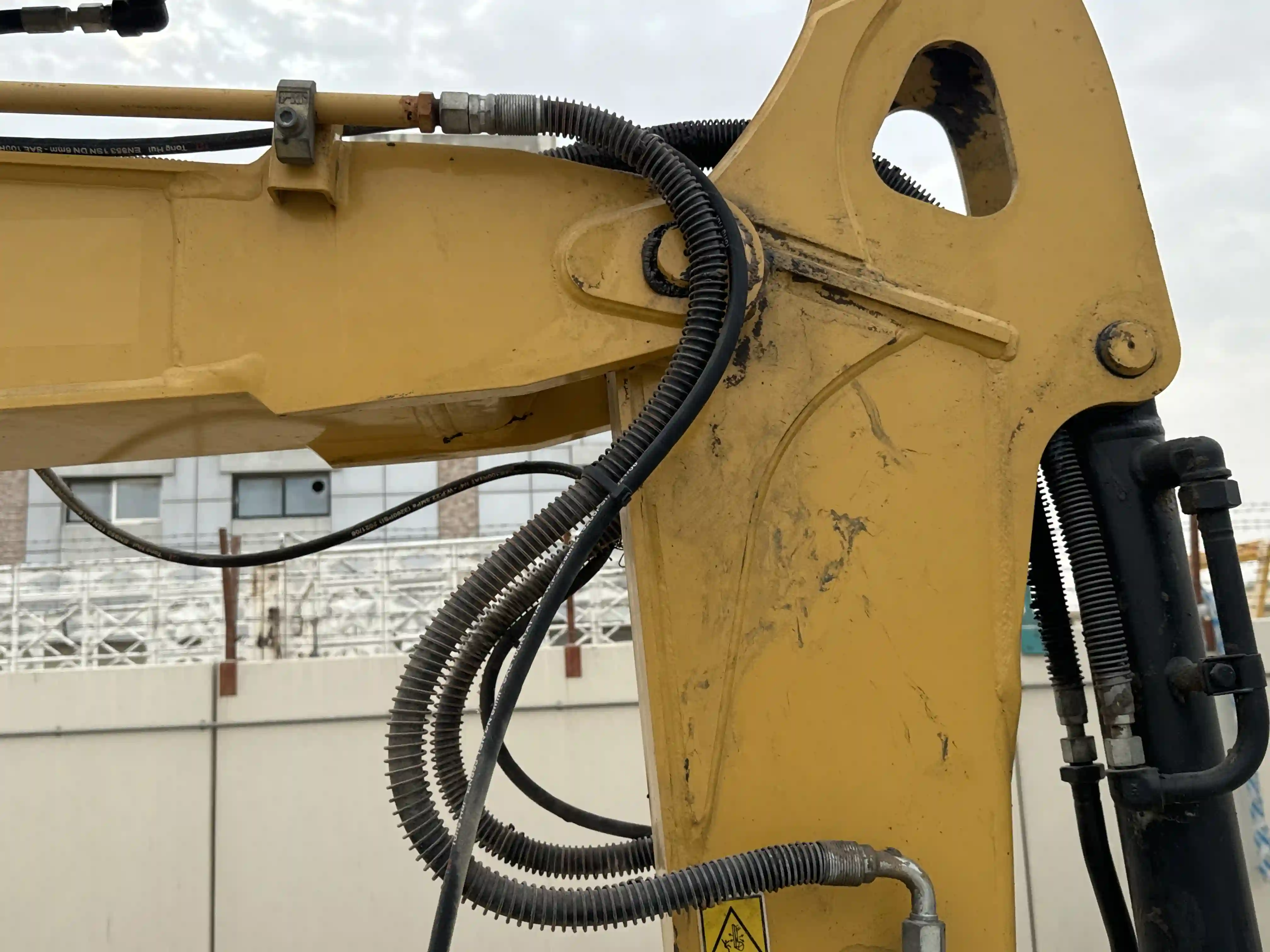MNX-003-Cat-305.5E2-mini-excavator-inspection-hydraulics-hydraulic-hoses-and-lines-2