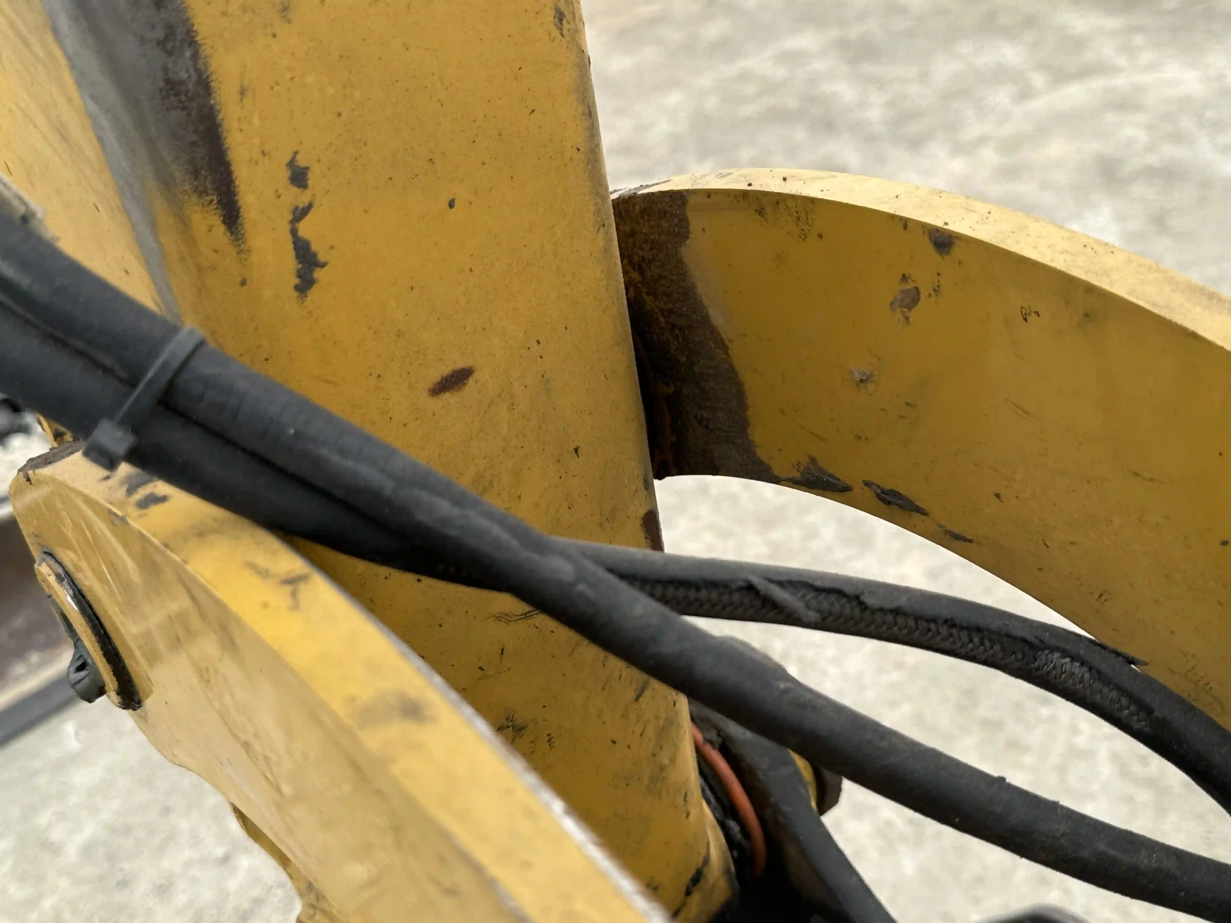 MNX-003-Cat-305.5E2-mini-excavator-inspection-hydraulics-hydraulic-hoses-and-lines-3
