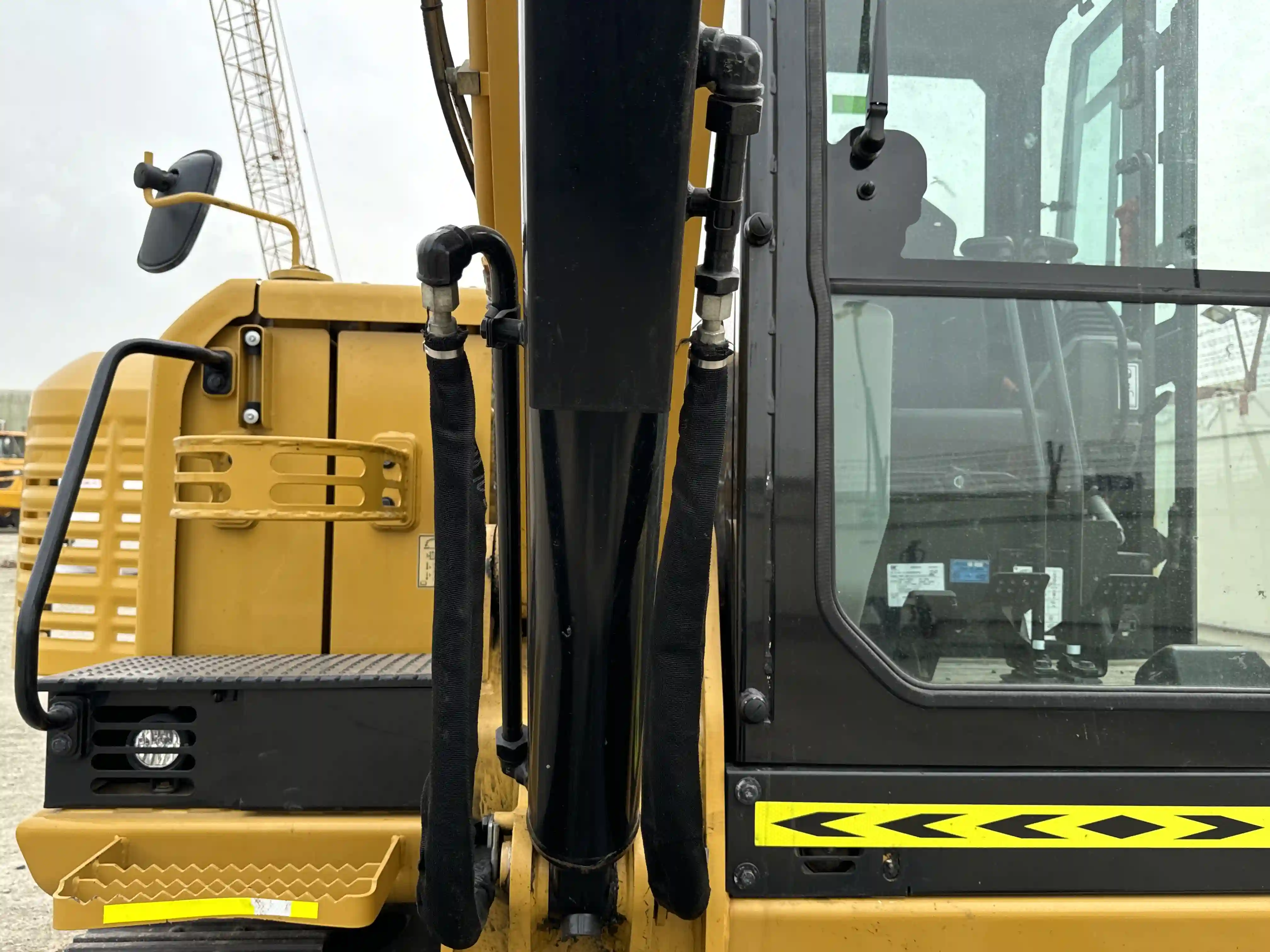 MNX-003-Cat-305.5E2-mini-excavator-inspection-hydraulics-hydraulic-hoses-and-lines-4