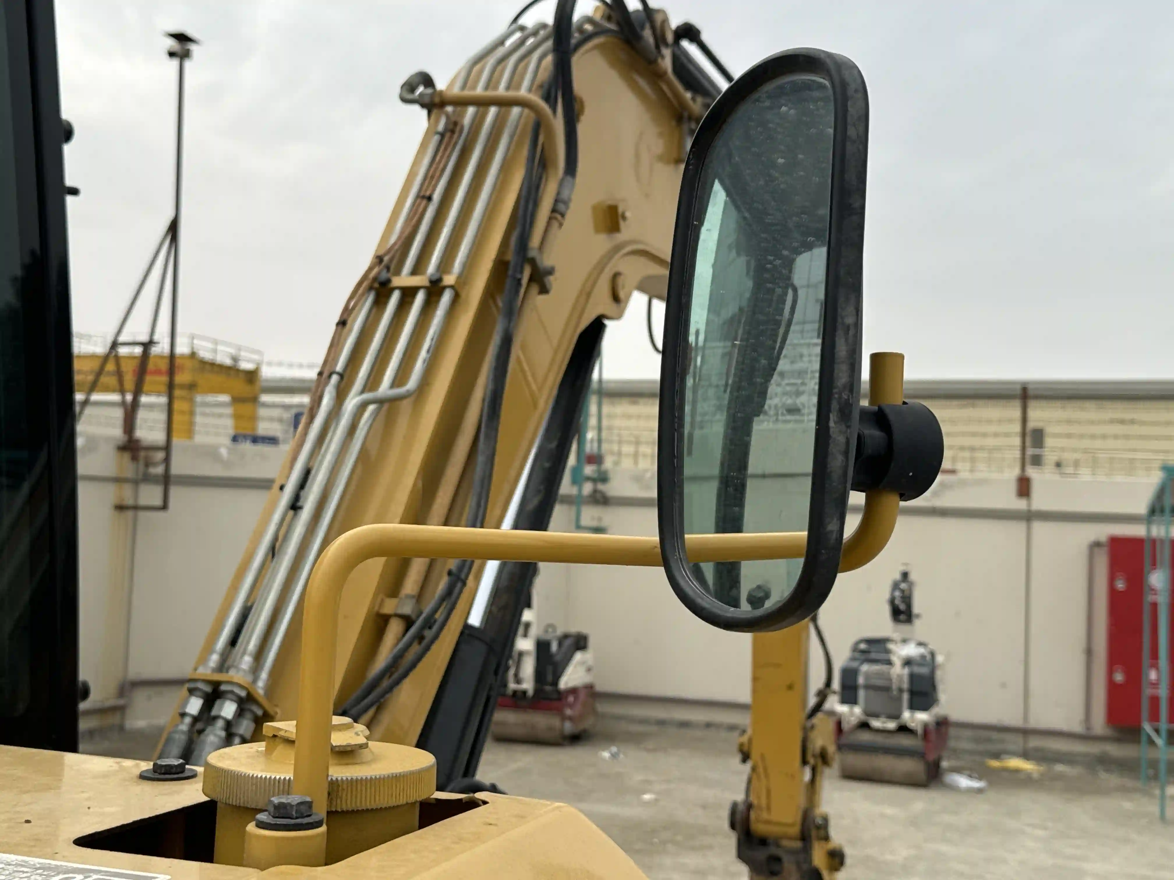 MNX-003-Cat-305.5E2-mini-excavator-inspection-cabin-mirrors-1