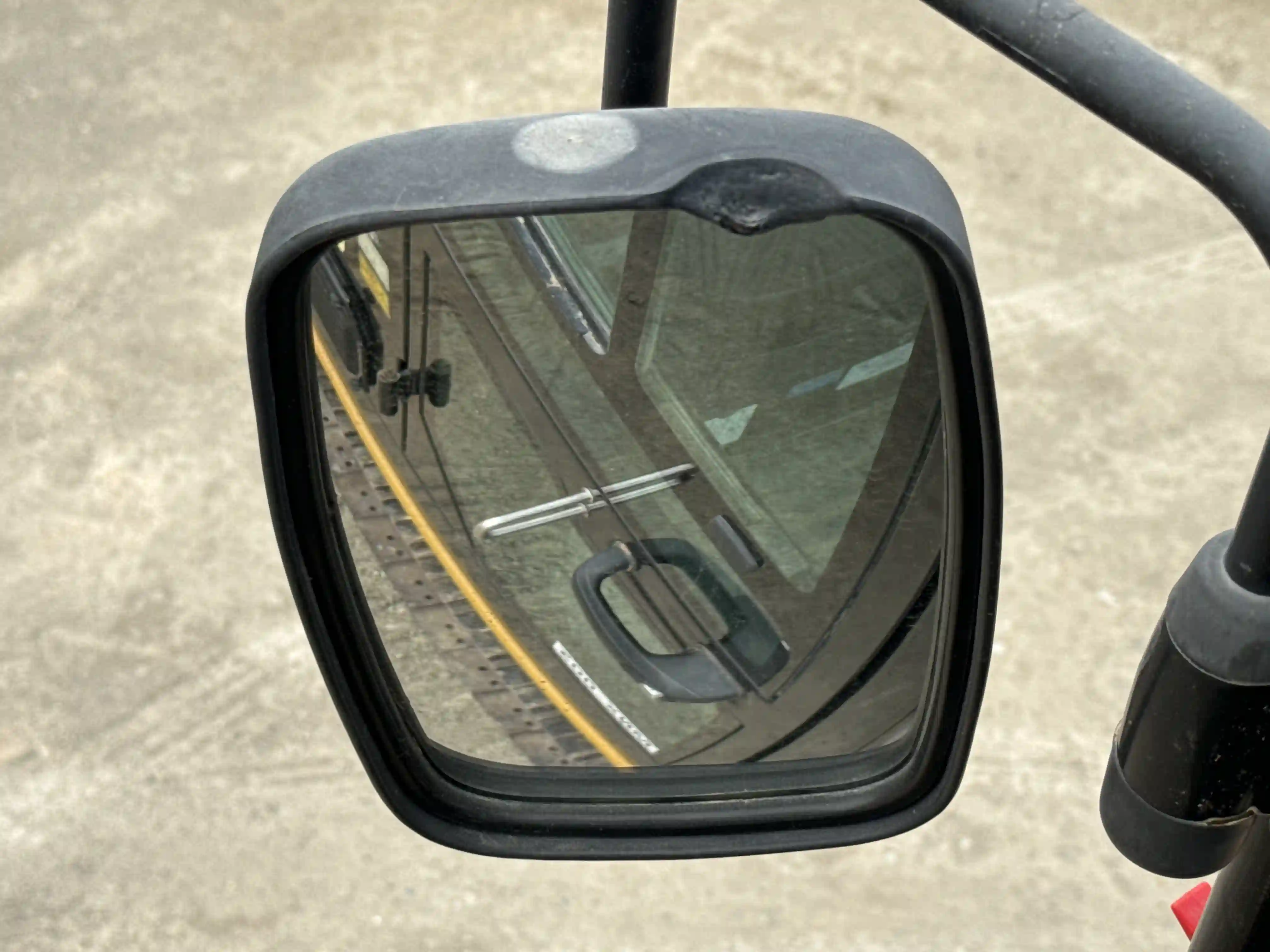 MNX-003-Cat-305.5E2-mini-excavator-inspection-cabin-mirrors-4