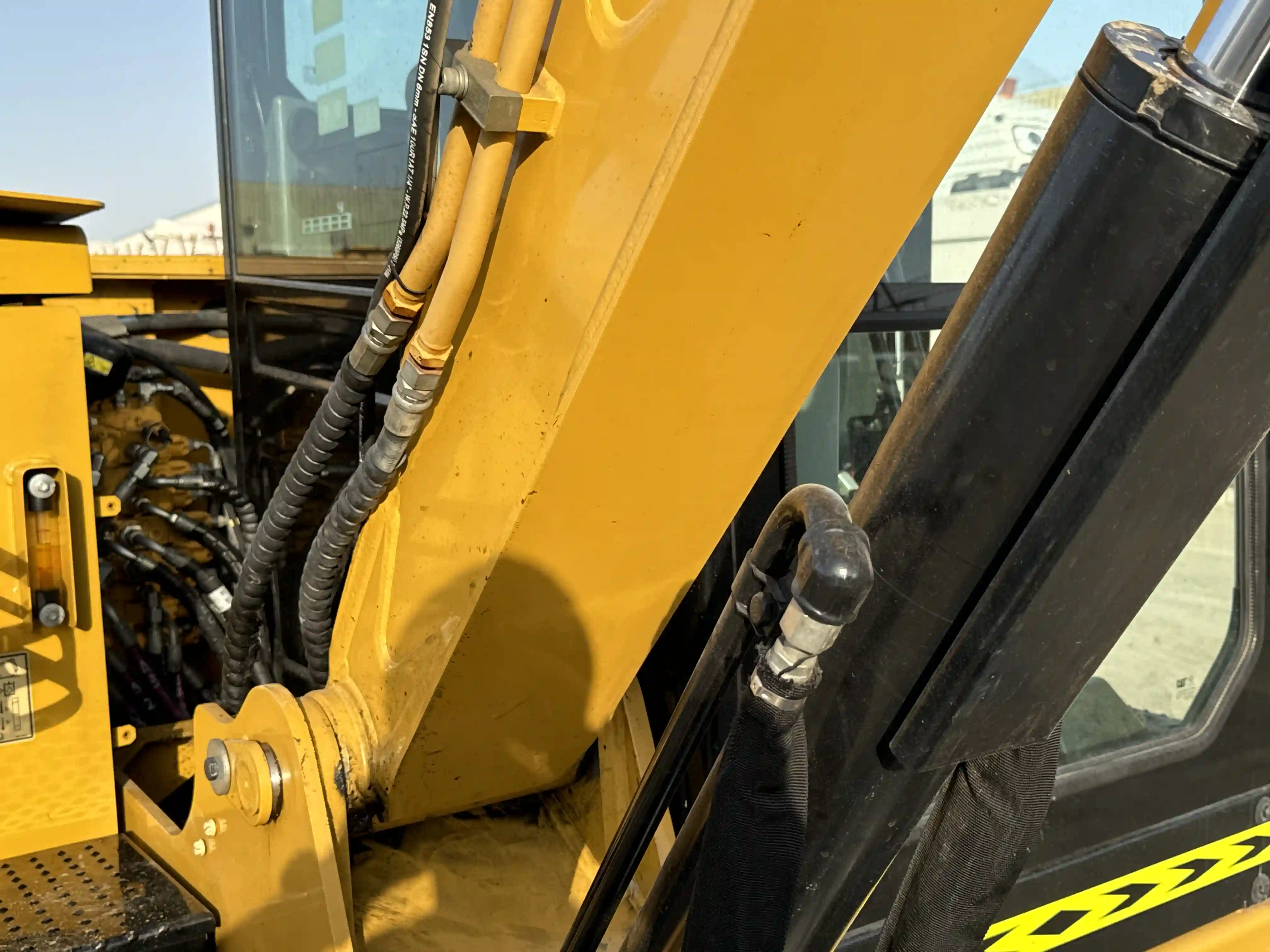 MNX-003-Cat-305.5E2-mini-excavator-inspection-chassis-boom-2