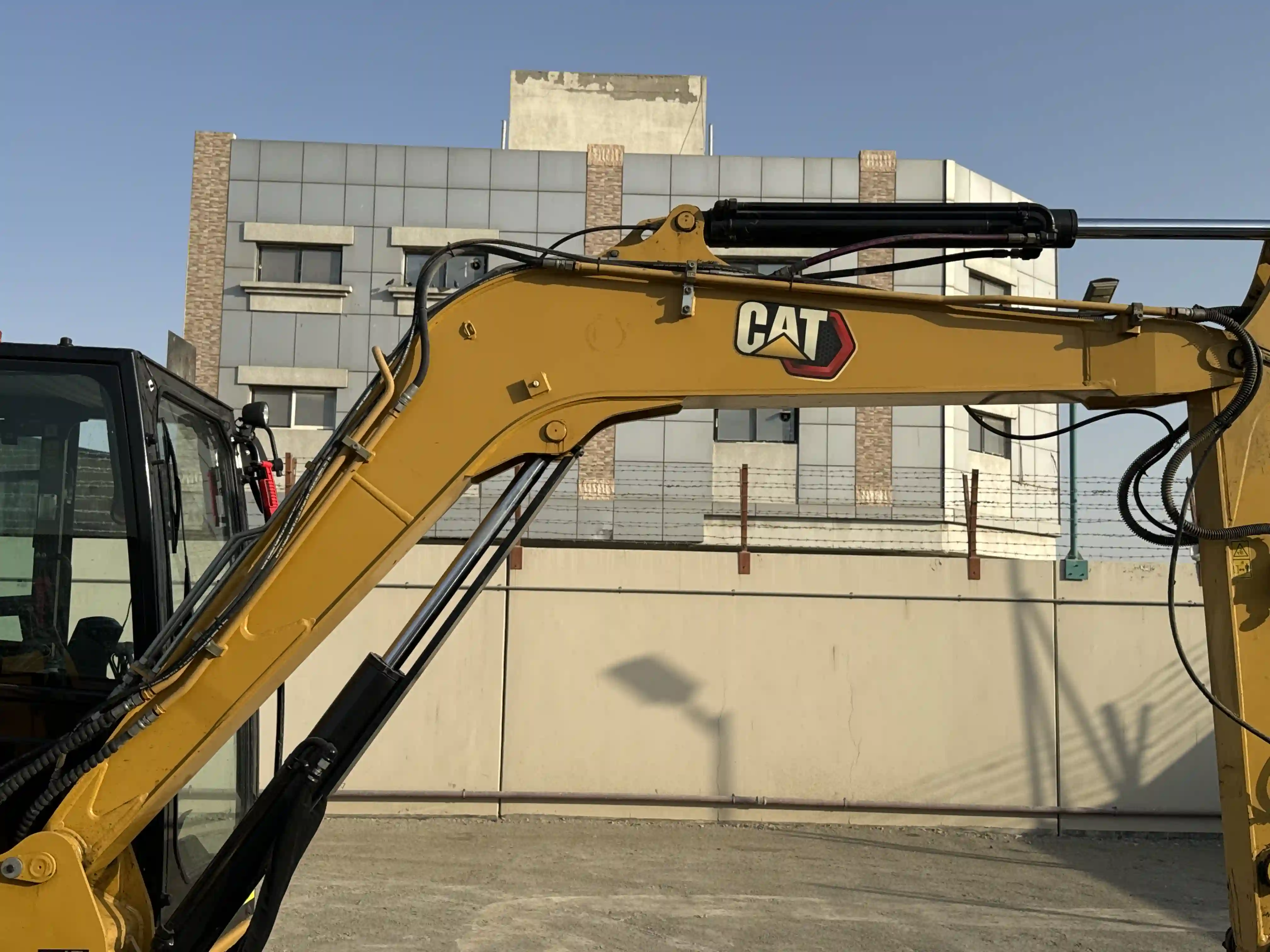MNX-003-Cat-305.5E2-mini-excavator-inspection-chassis-boom-3