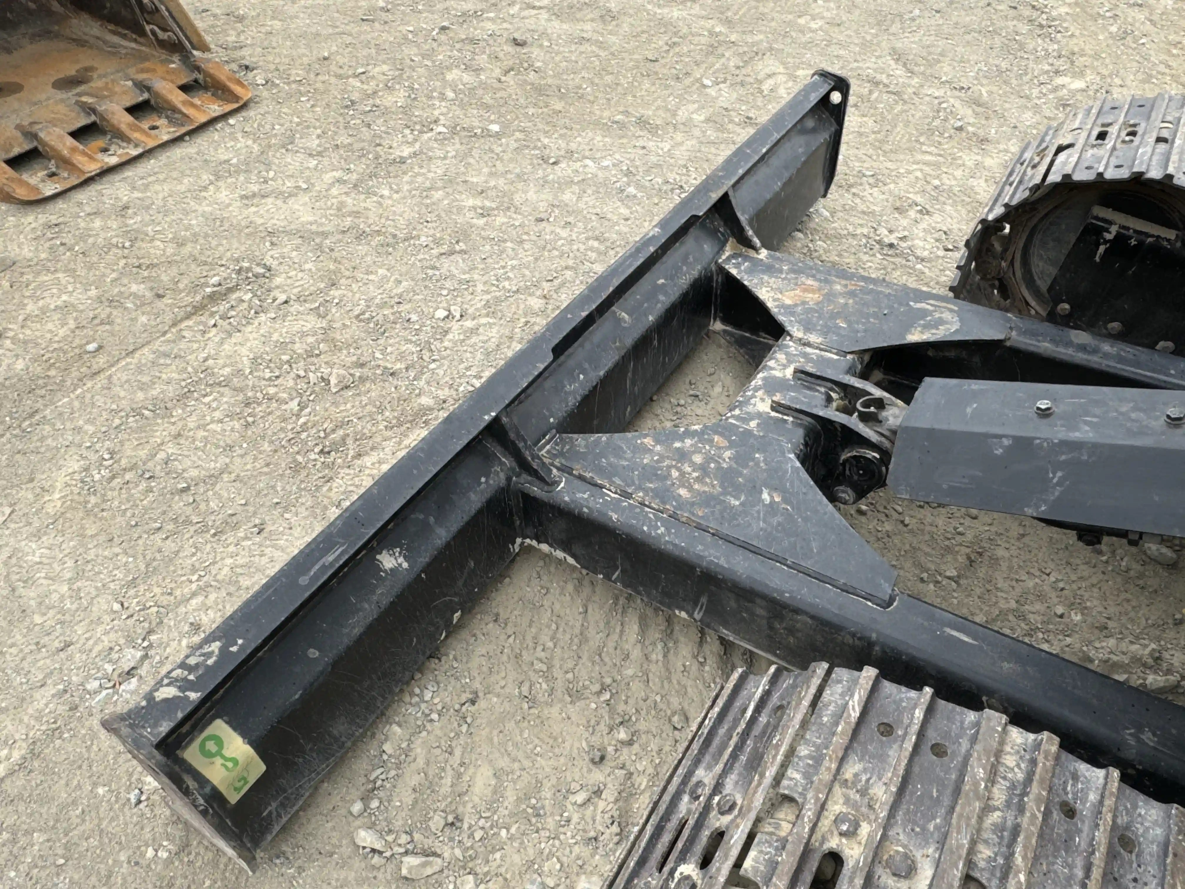 MNX-003-Cat-305.5E2-mini-excavator-inspection-chassis-dozer-blade-1