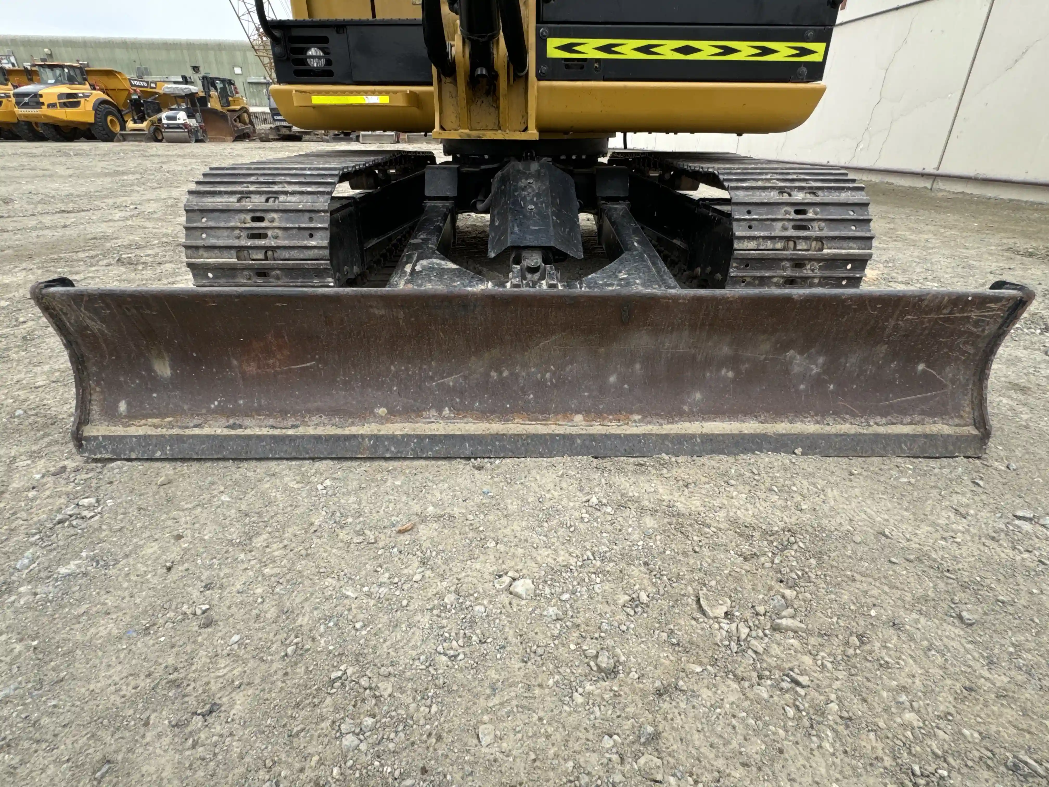 MNX-003-Cat-305.5E2-mini-excavator-inspection-chassis-dozer-blade-2