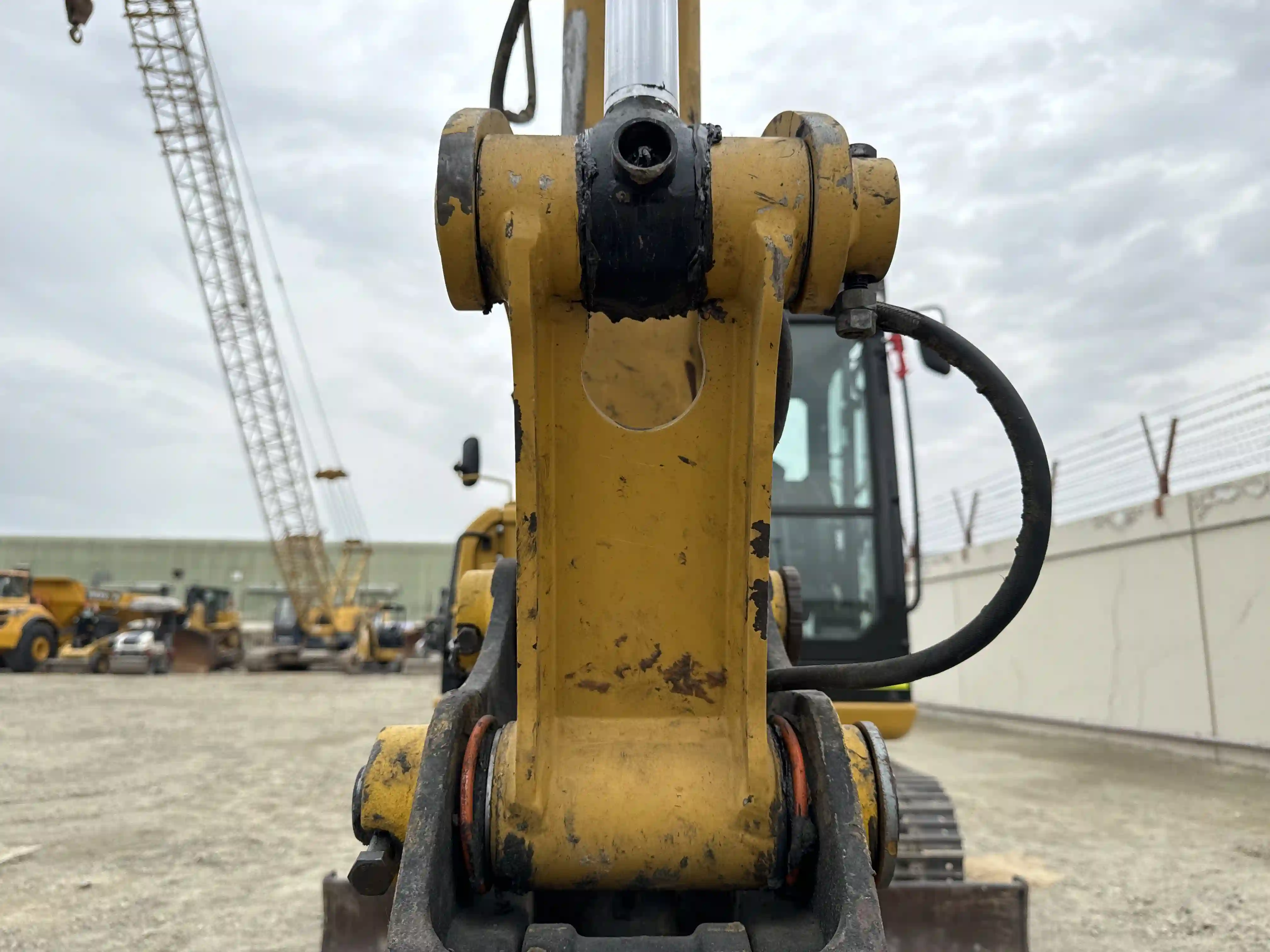 MNX-003-Cat-305.5E2-mini-excavator-inspection-chassis-H-link-2