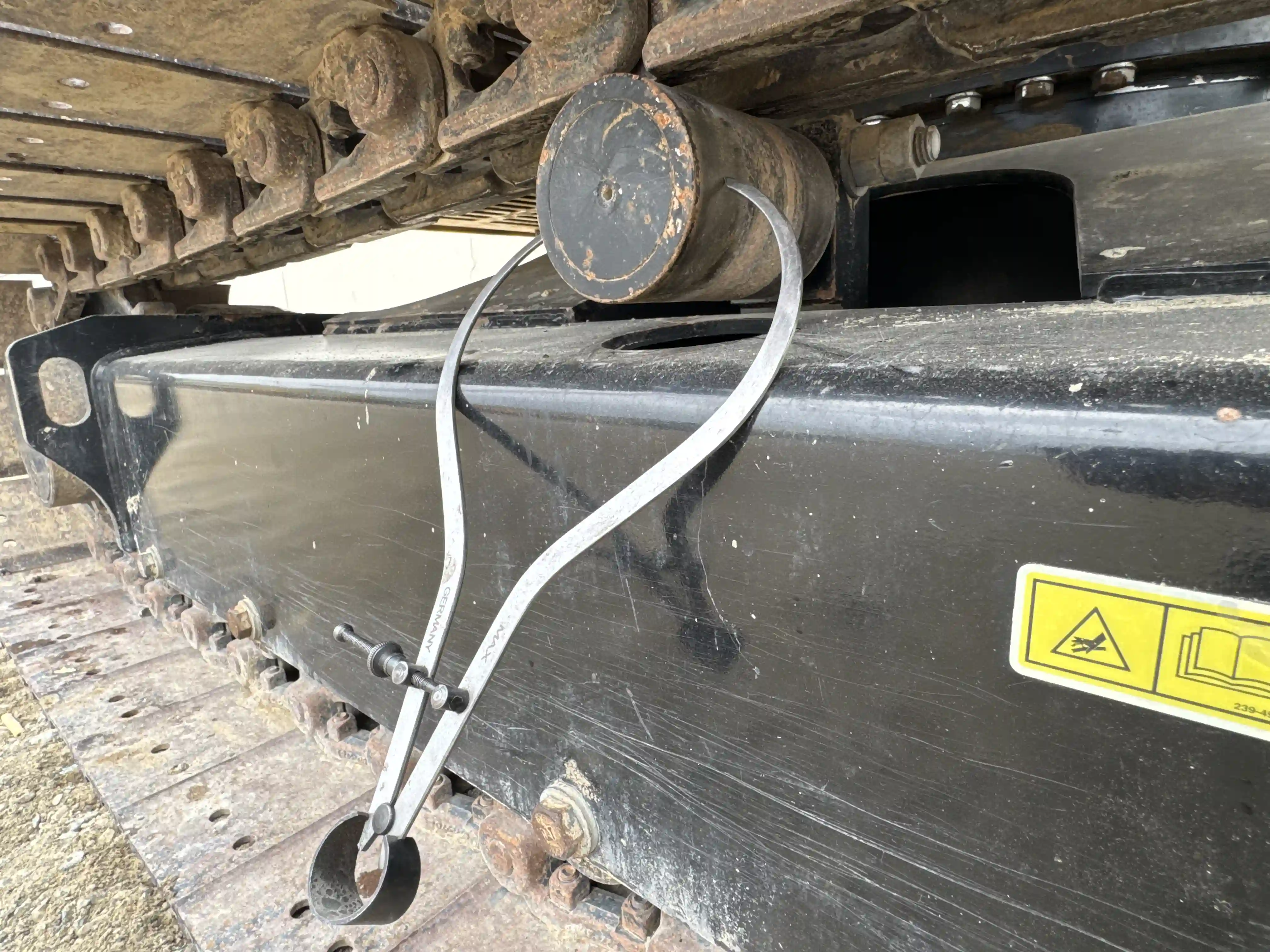 MNX-003-Cat-305.5E2-mini-excavator-inspection-undercarriage-right-carrier-rollers-4