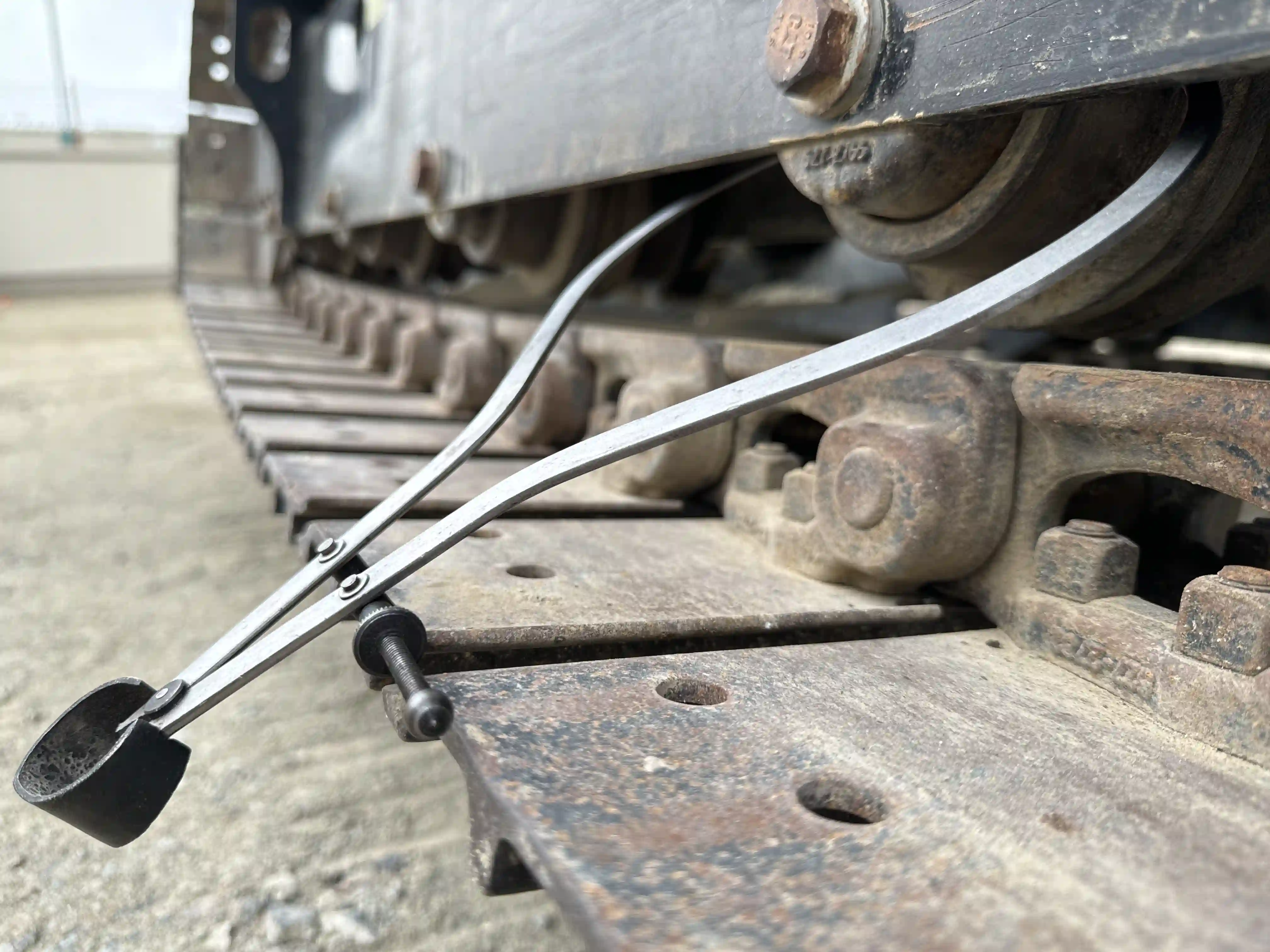 MNX-003-Cat-305.5E2-mini-excavator-inspection-undercarriage-left-track-rollers-2