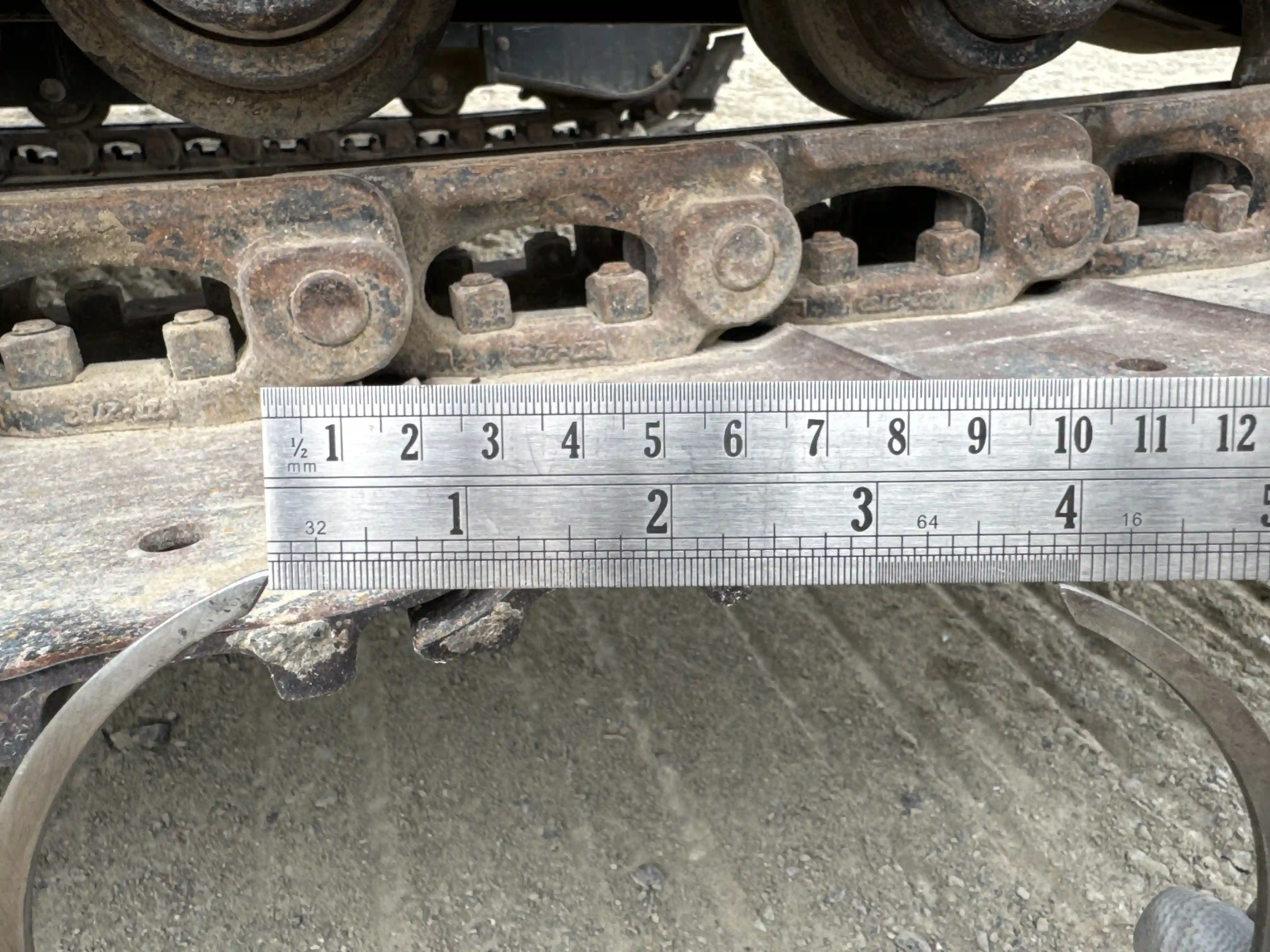 MNX-003-Cat-305.5E2-mini-excavator-inspection-undercarriage-left-track-rollers-3