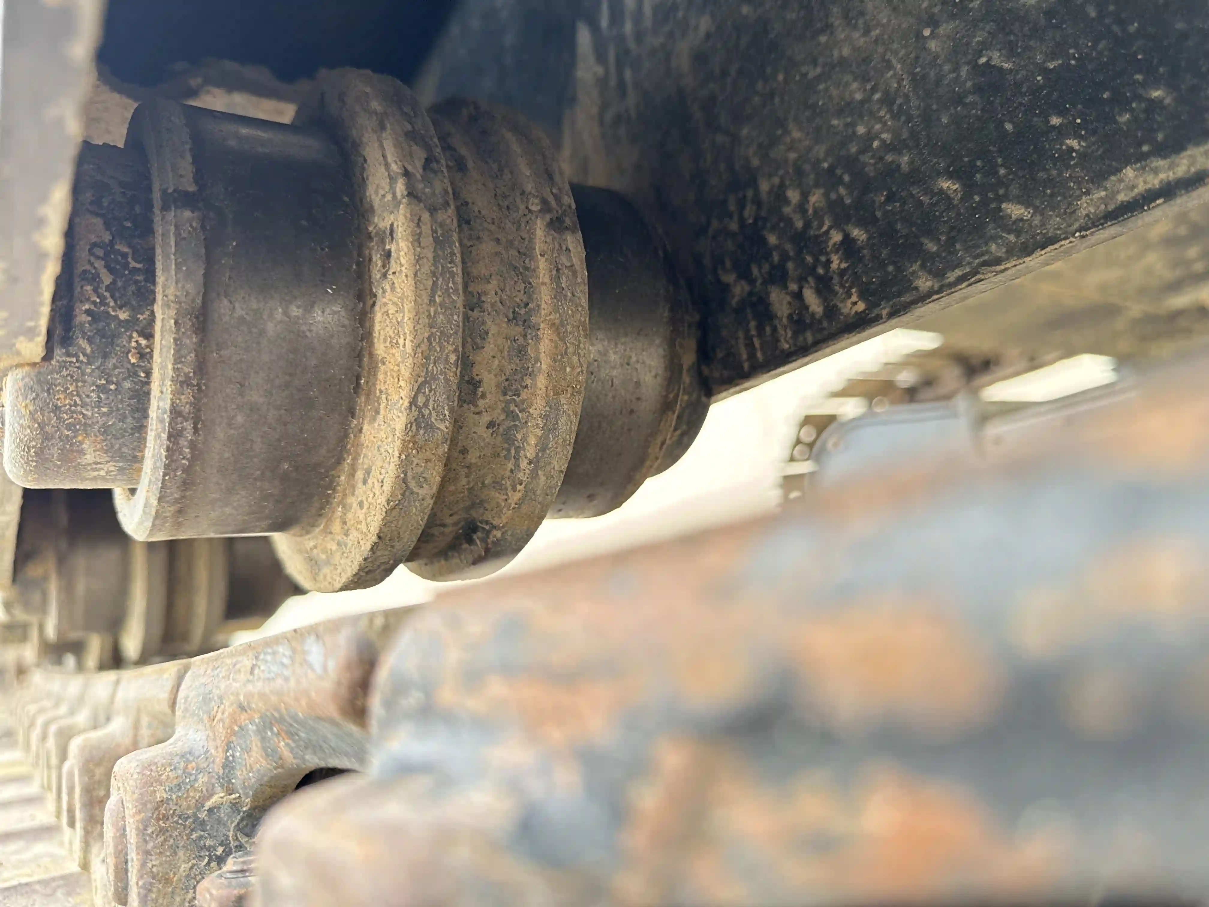 MNX-003-Cat-305.5E2-mini-excavator-inspection-undercarriage-right-track-rollers-1