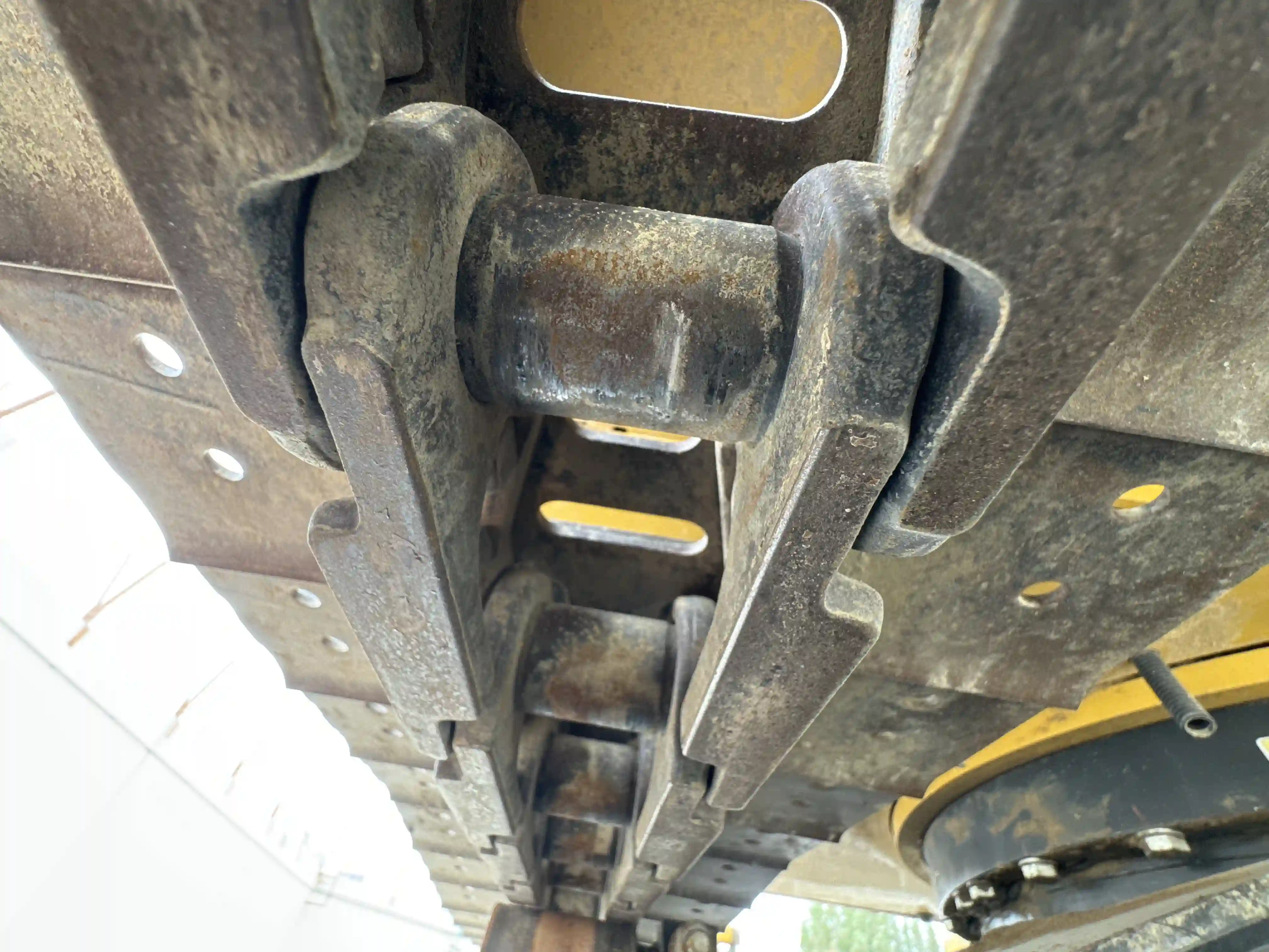MNX-003-Cat-305.5E2-mini-excavator-inspection-undercarriage-left-track-chain-2