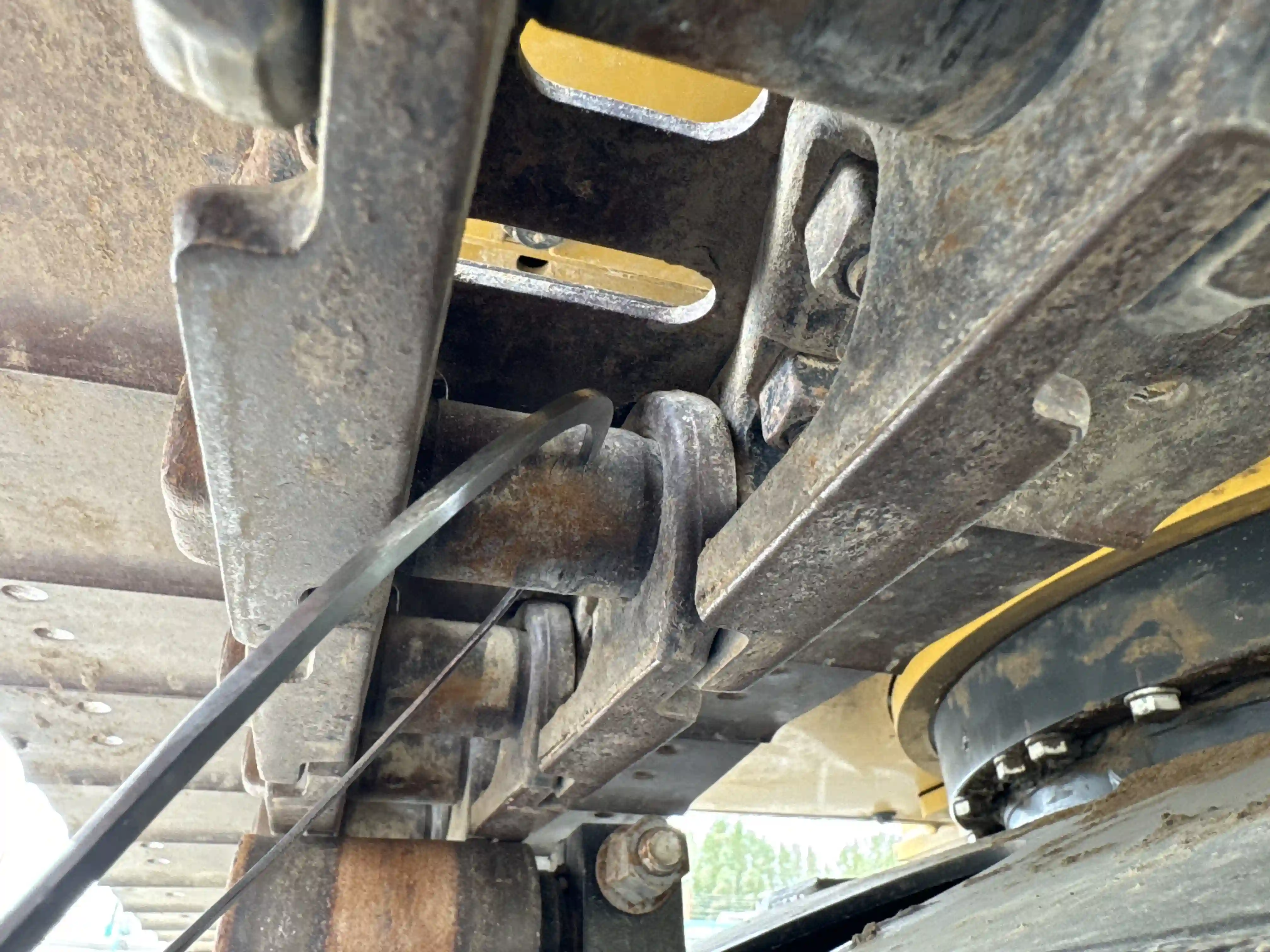 MNX-003-Cat-305.5E2-mini-excavator-inspection-undercarriage-left-track-chain-3
