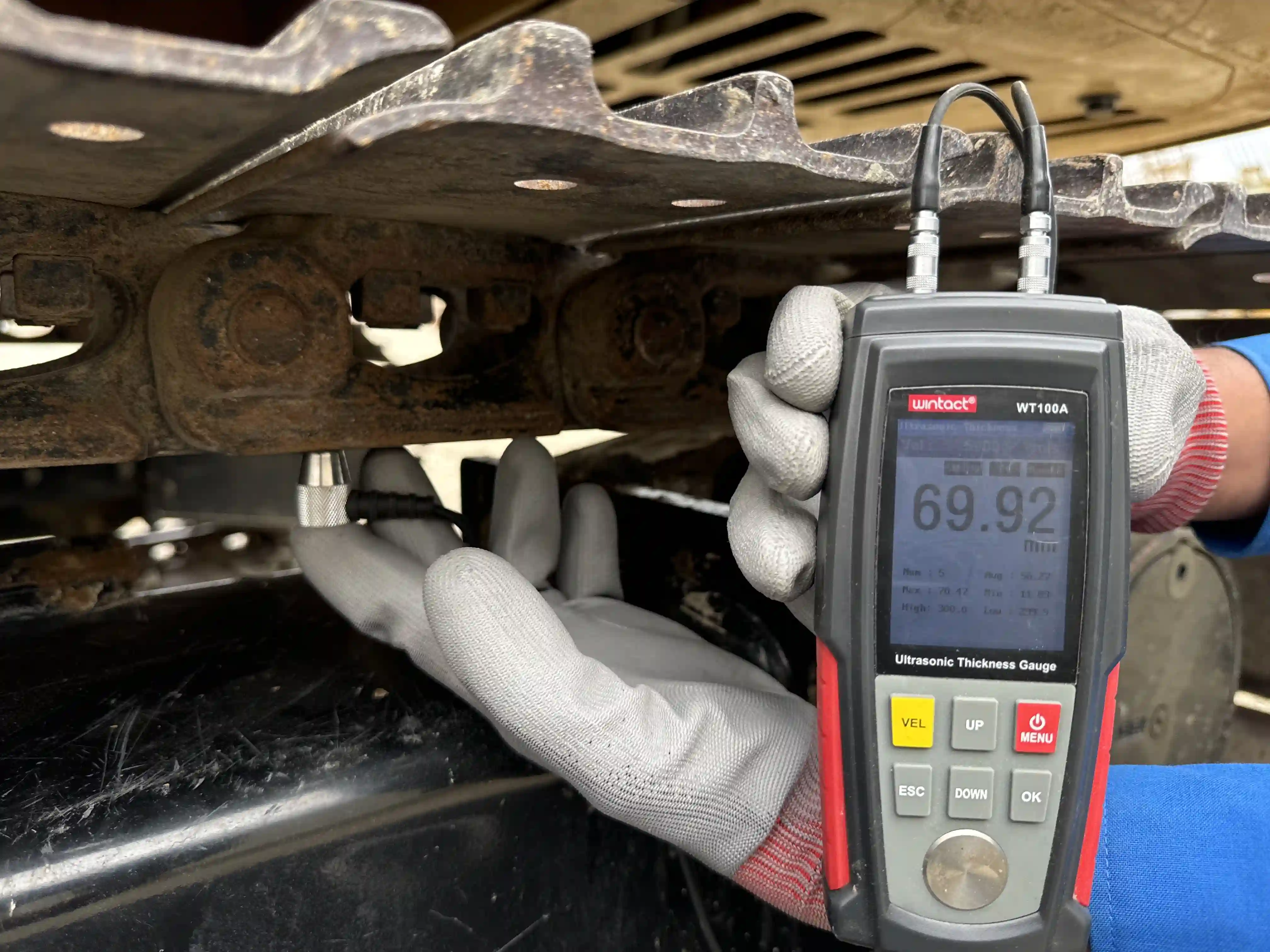 MNX-003-Cat-305.5E2-mini-excavator-inspection-undercarriage-left-track-chain-5