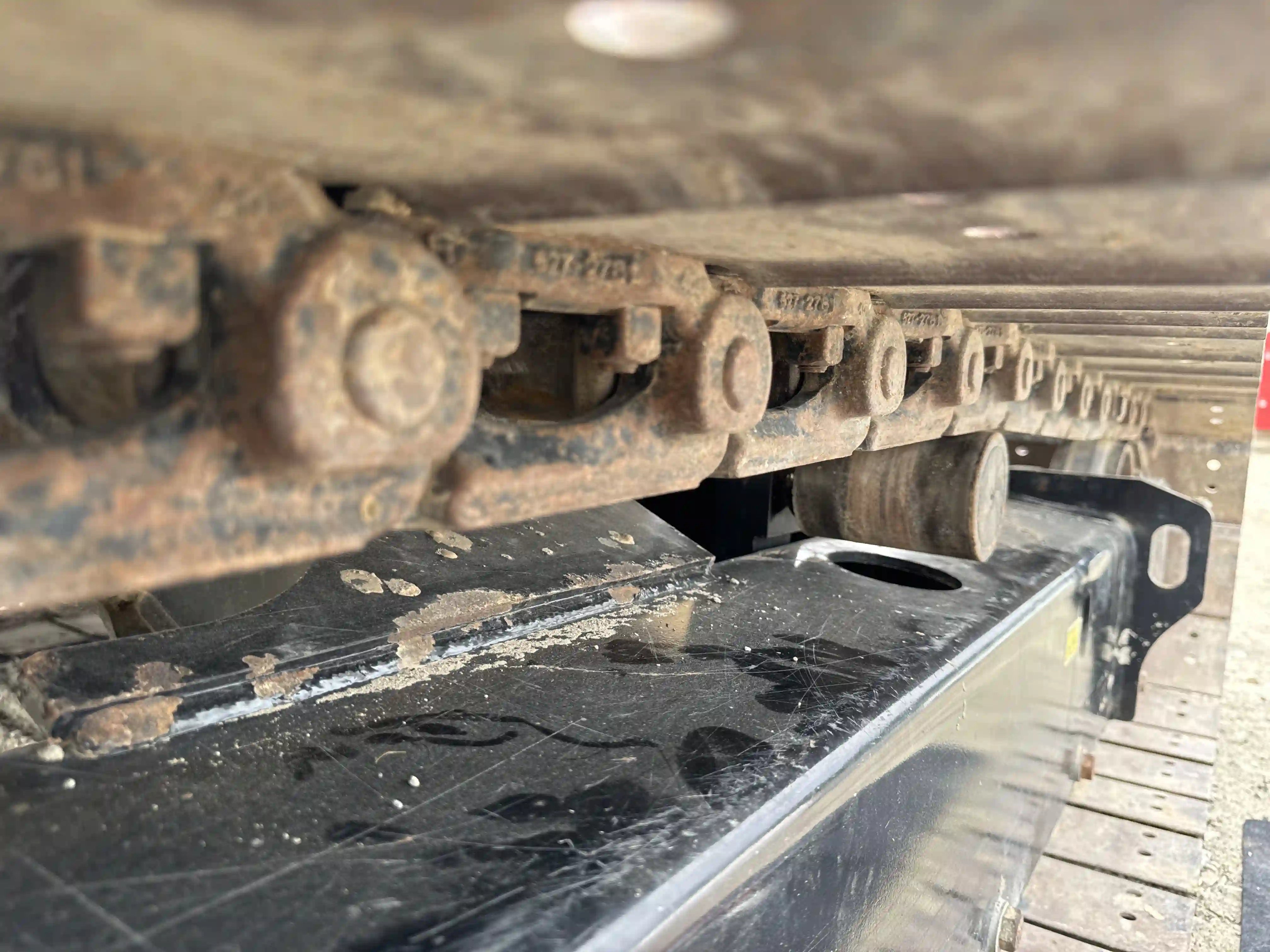 MNX-003-Cat-305.5E2-mini-excavator-inspection-undercarriage-right-track-chain-3