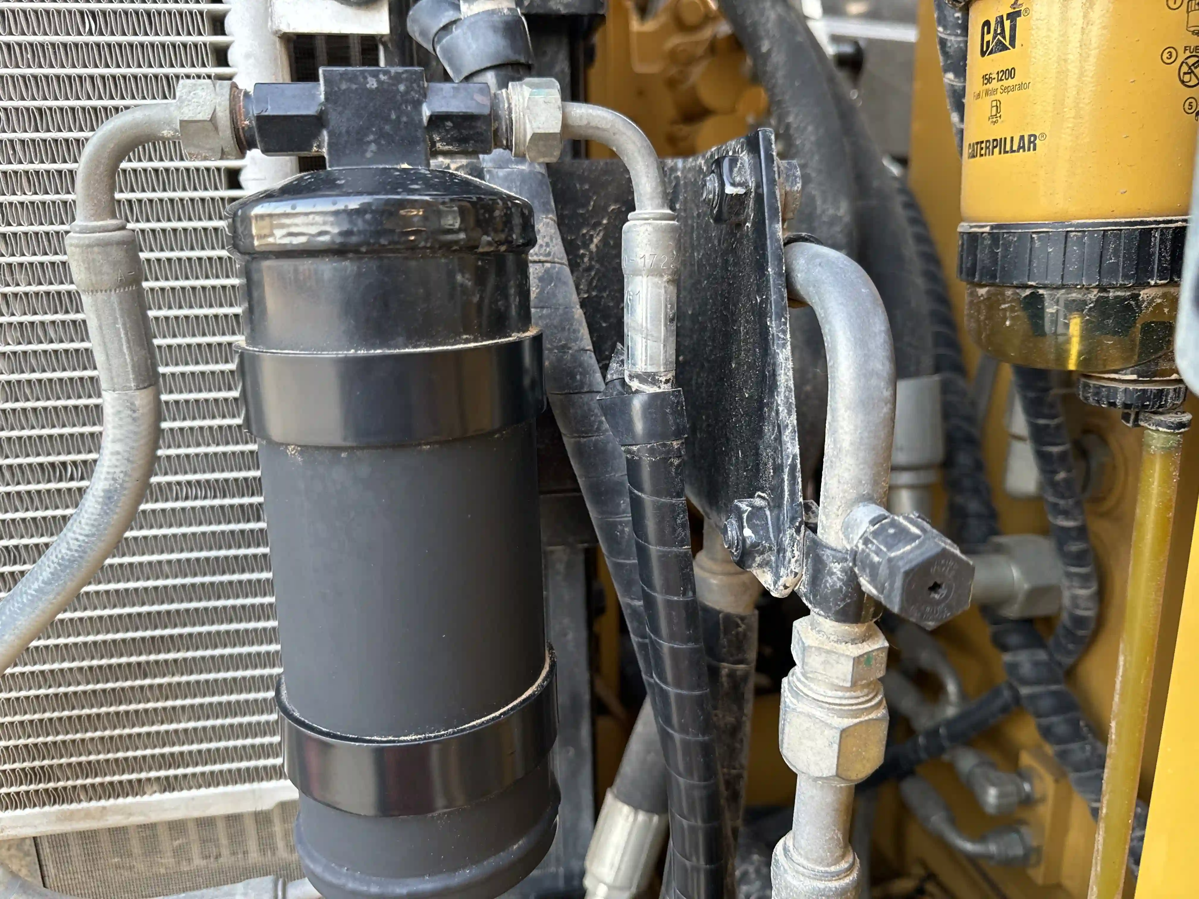 MNX-003-Cat-305.5E2-mini-excavator-inspection-air-conditioning-refrigerant-lines-2