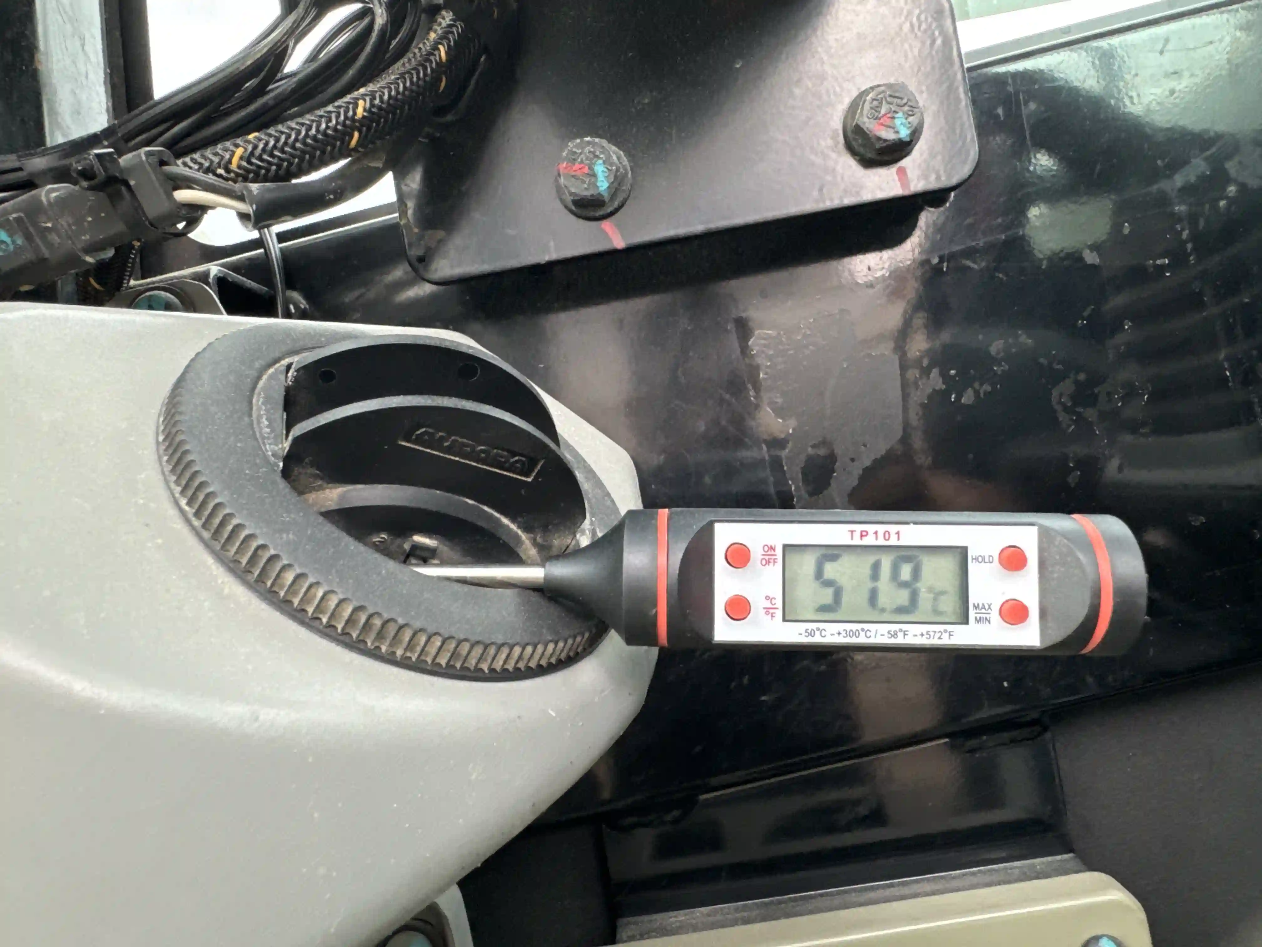 MNX-003-Cat-305.5E2-mini-excavator-inspection-air-conditioning-heating-system