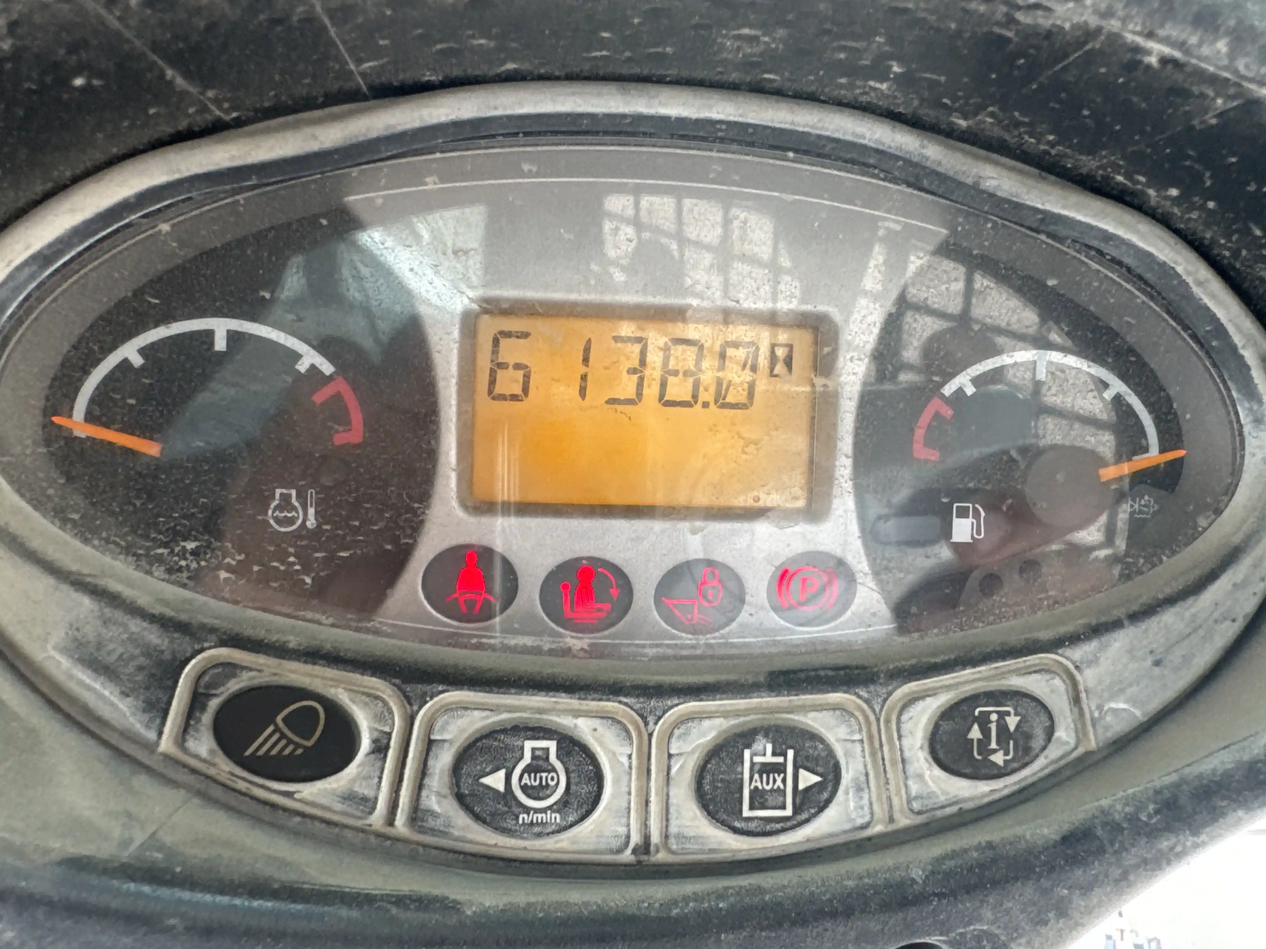 SSL-002-Bobcat-S510-skid-steer-loader-inspection-general-hour-meter