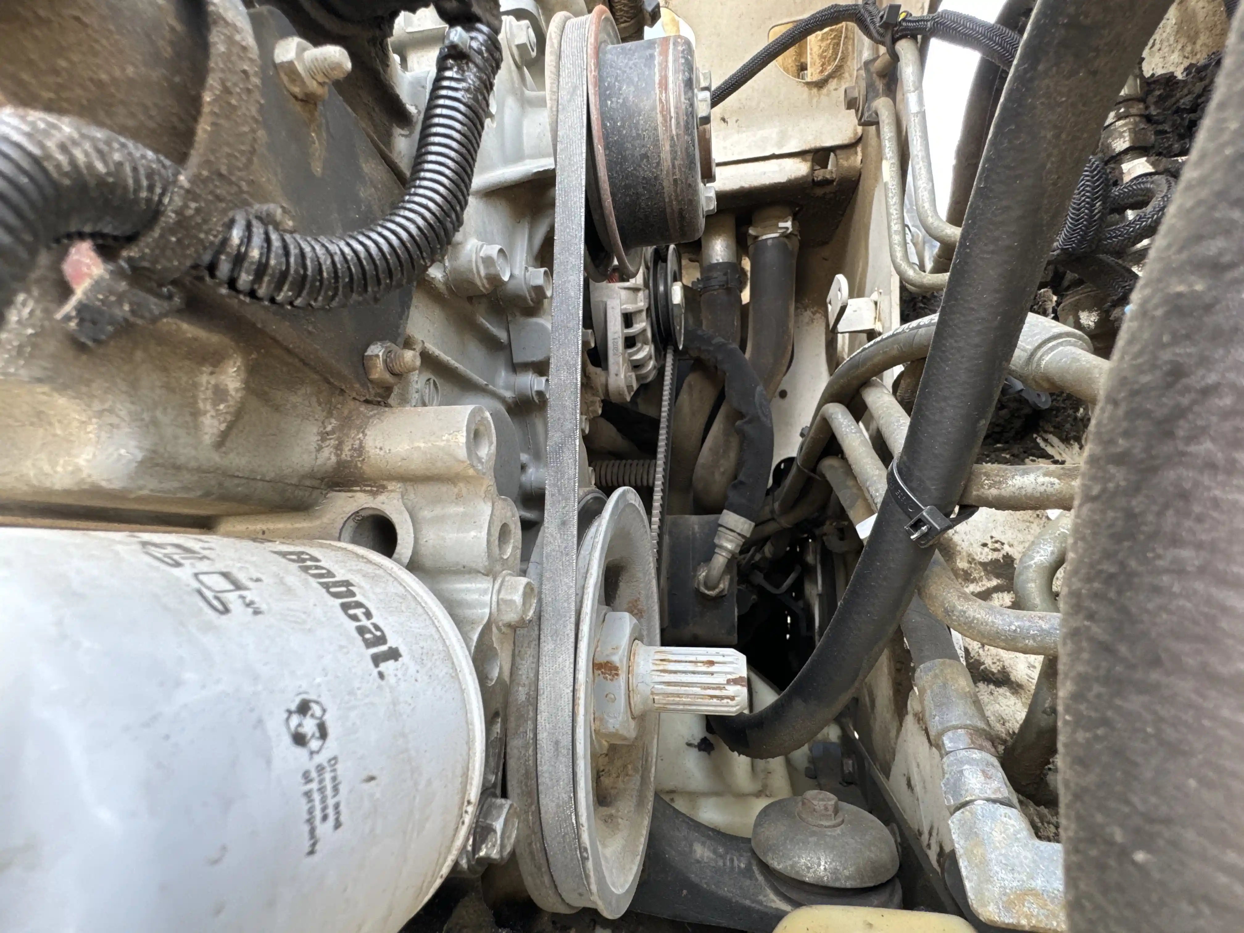 SSL-002-Bobcat-S510-skid-steer-loader-inspection-engine-belts-1