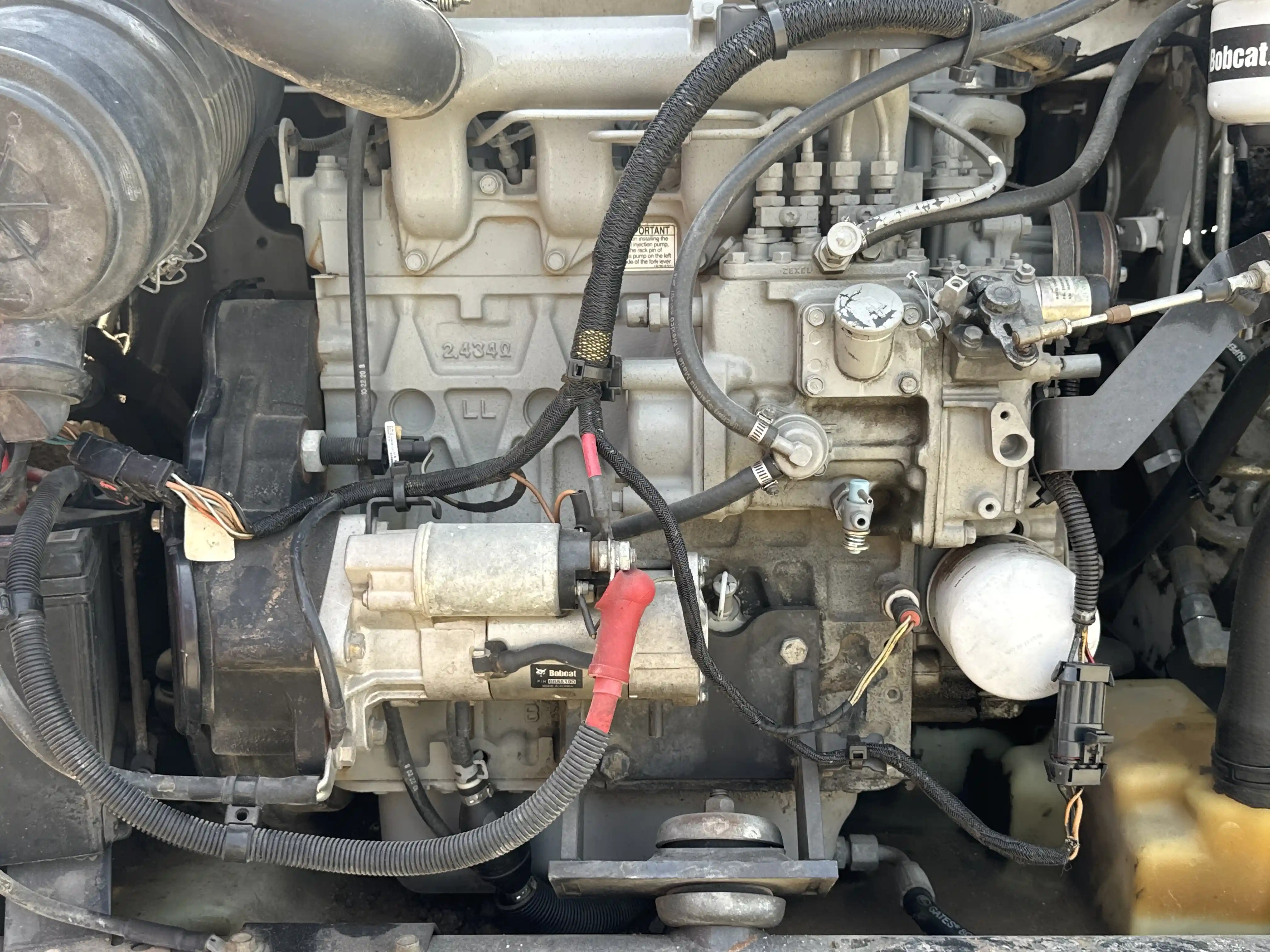 SSL-002-Bobcat-S510-skid-steer-loader-inspection-engine-engine-oil-leaks-3