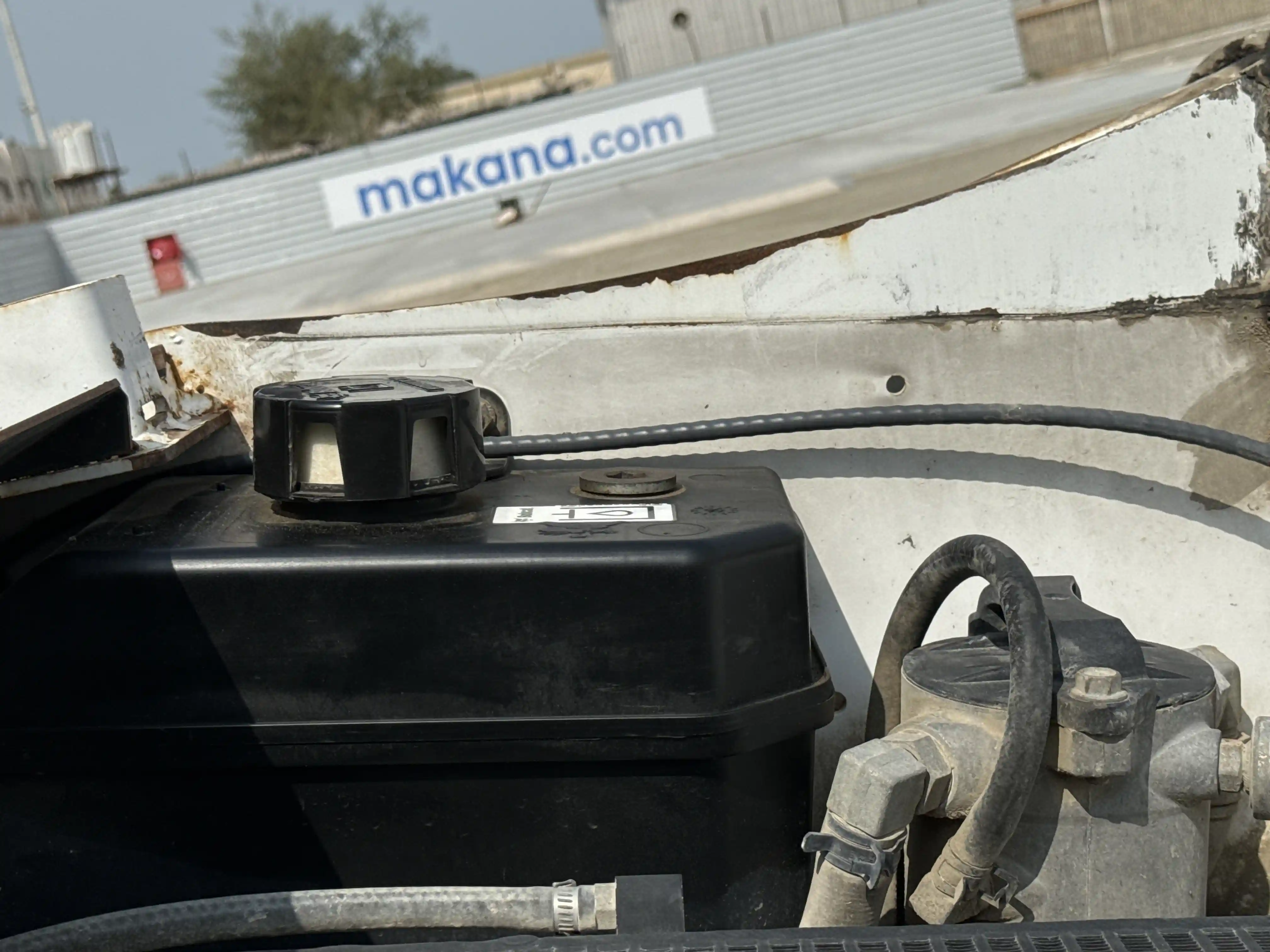 SSL-002-Bobcat-S510-skid-steer-loader-inspection-hydraulics-hydraulic-tank-1