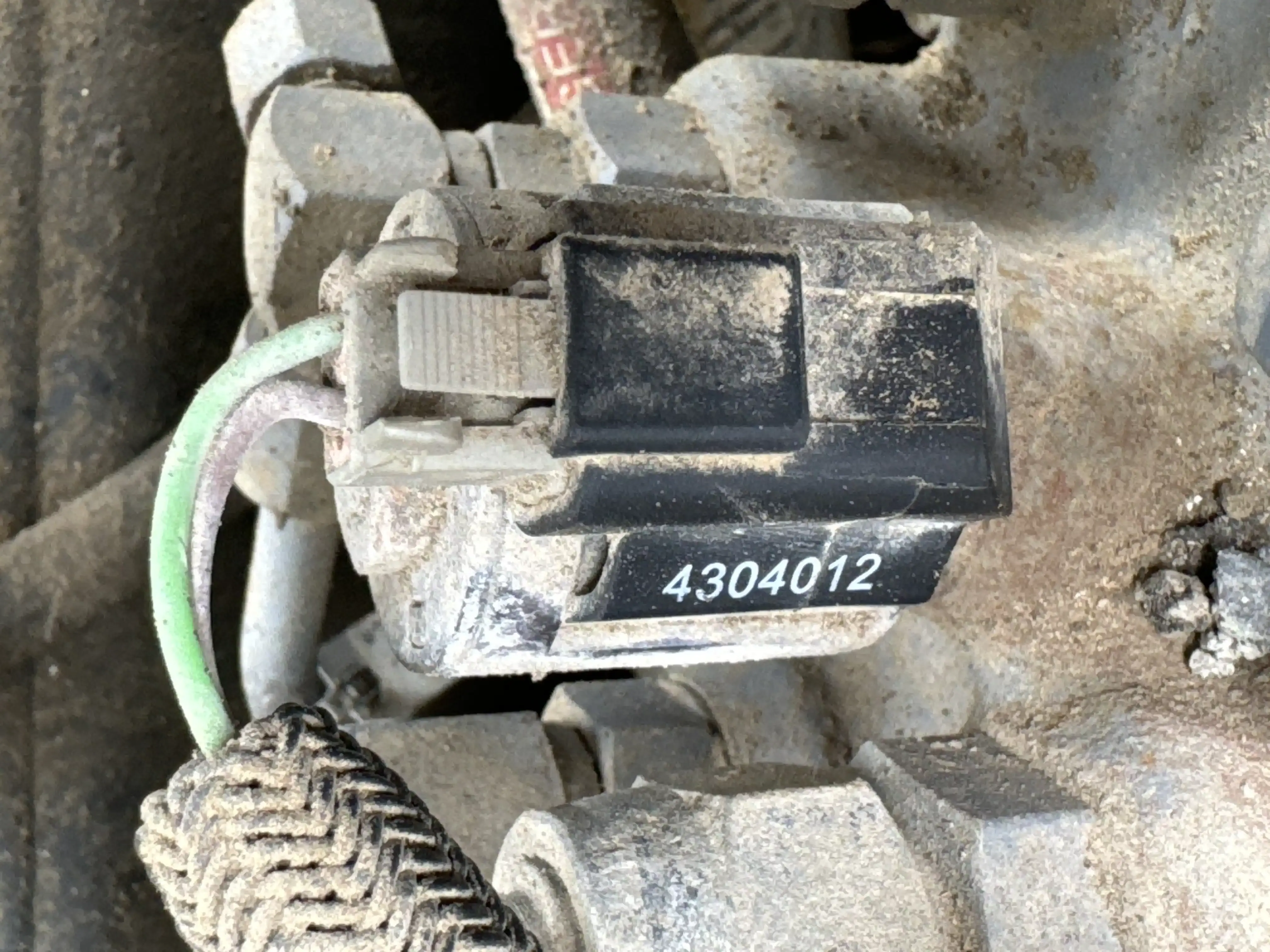 SSL-002-Bobcat-S510-skid-steer-loader-inspection-hydraulics-wiring-harness-2