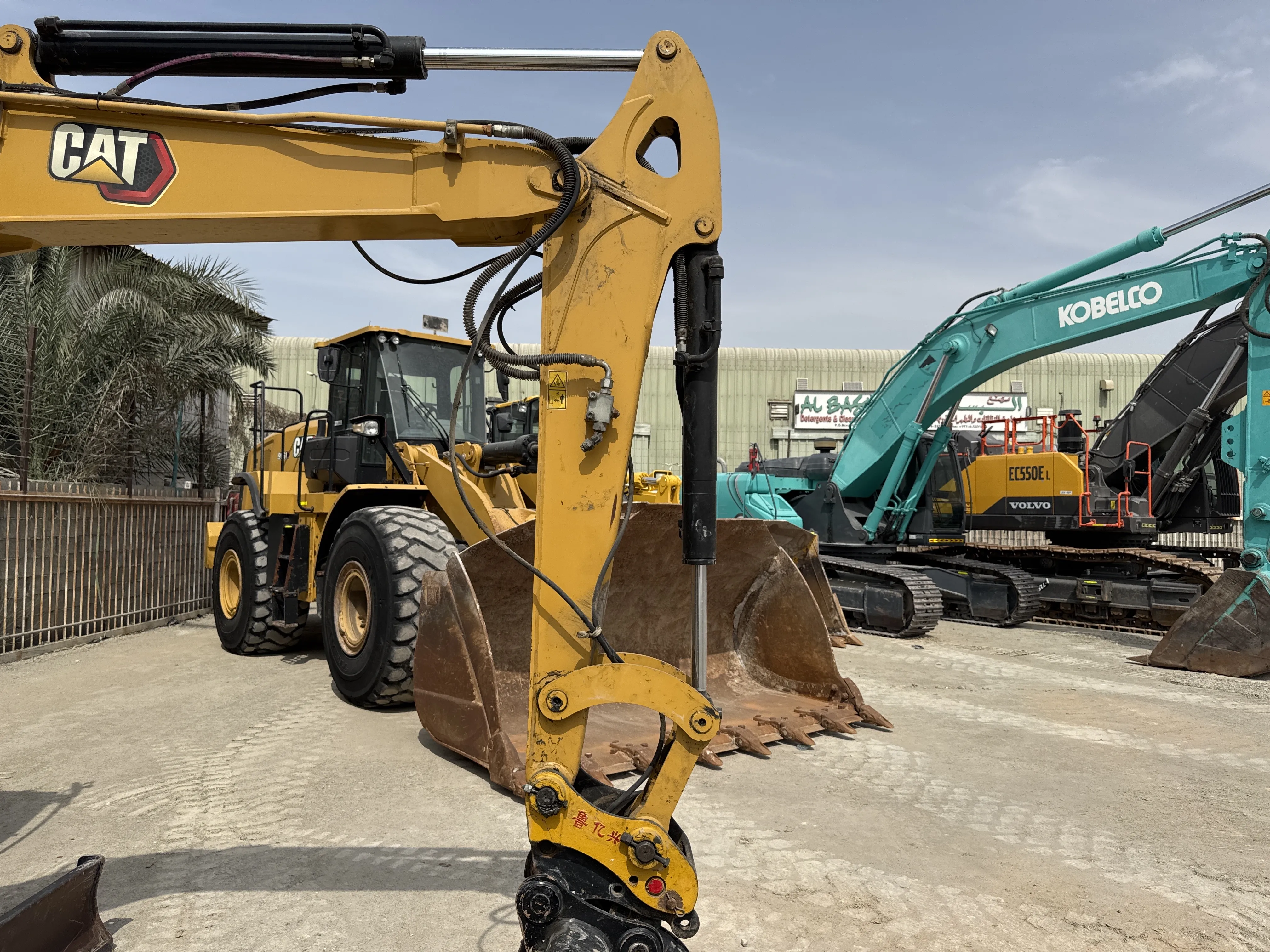 MNX-003-Cat-305.5E2-mini-excavator-inspection-chassis-stick-1