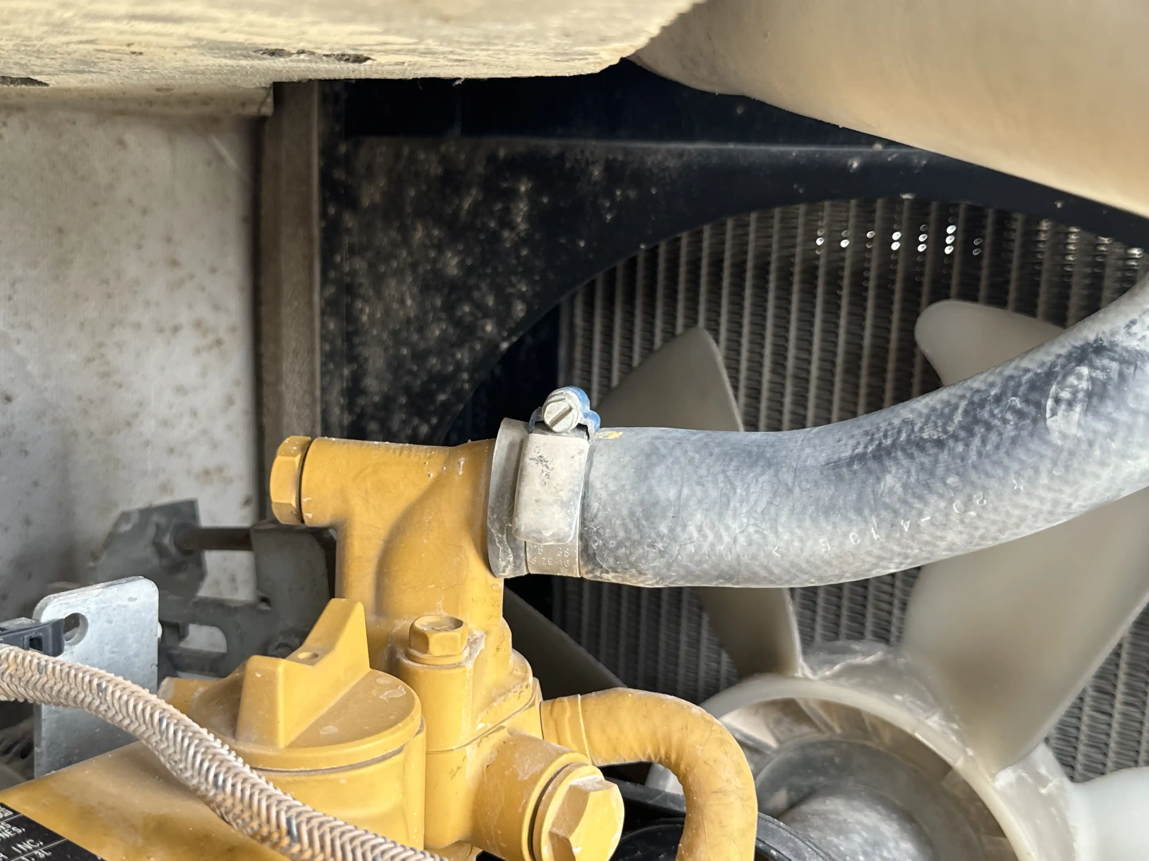 MNX-002-Cat-303E-mini-excavator-inspection-engine-hoses-2