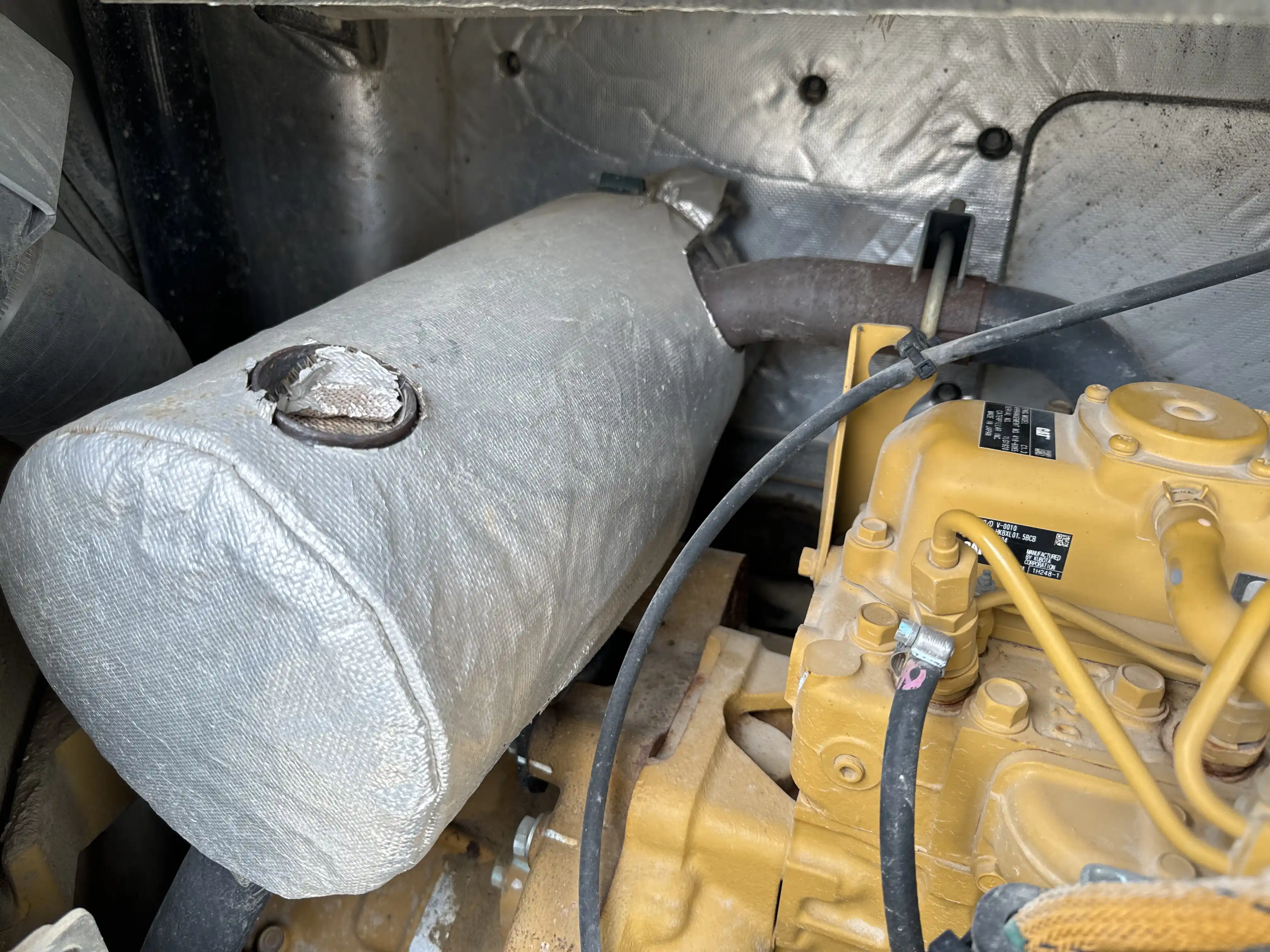 MNX-002-Cat-303E-mini-excavator-inspection-engine-exhaust-system-1