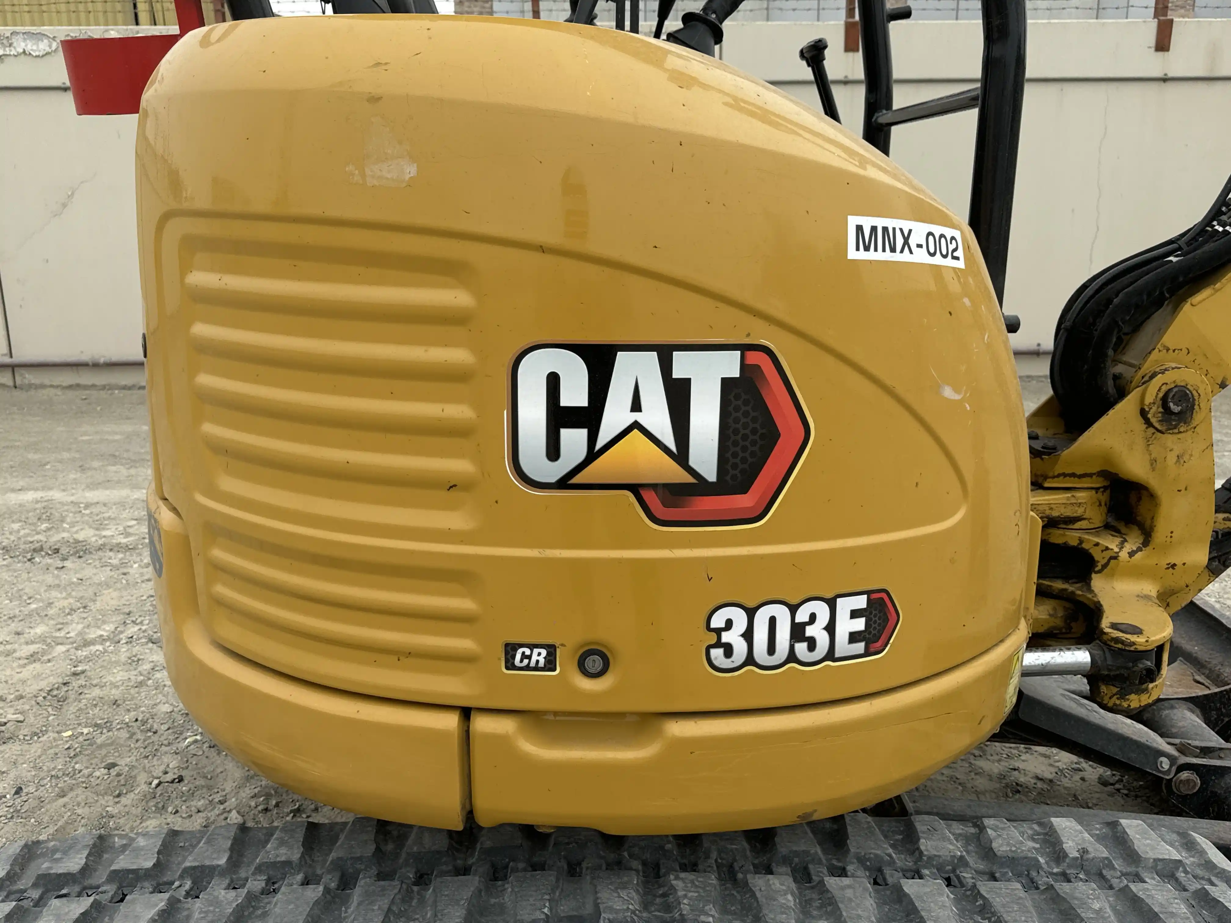 MNX-002-Cat-303E-mini-excavator-inspection-structure-sheet-metal-fiberglass-3