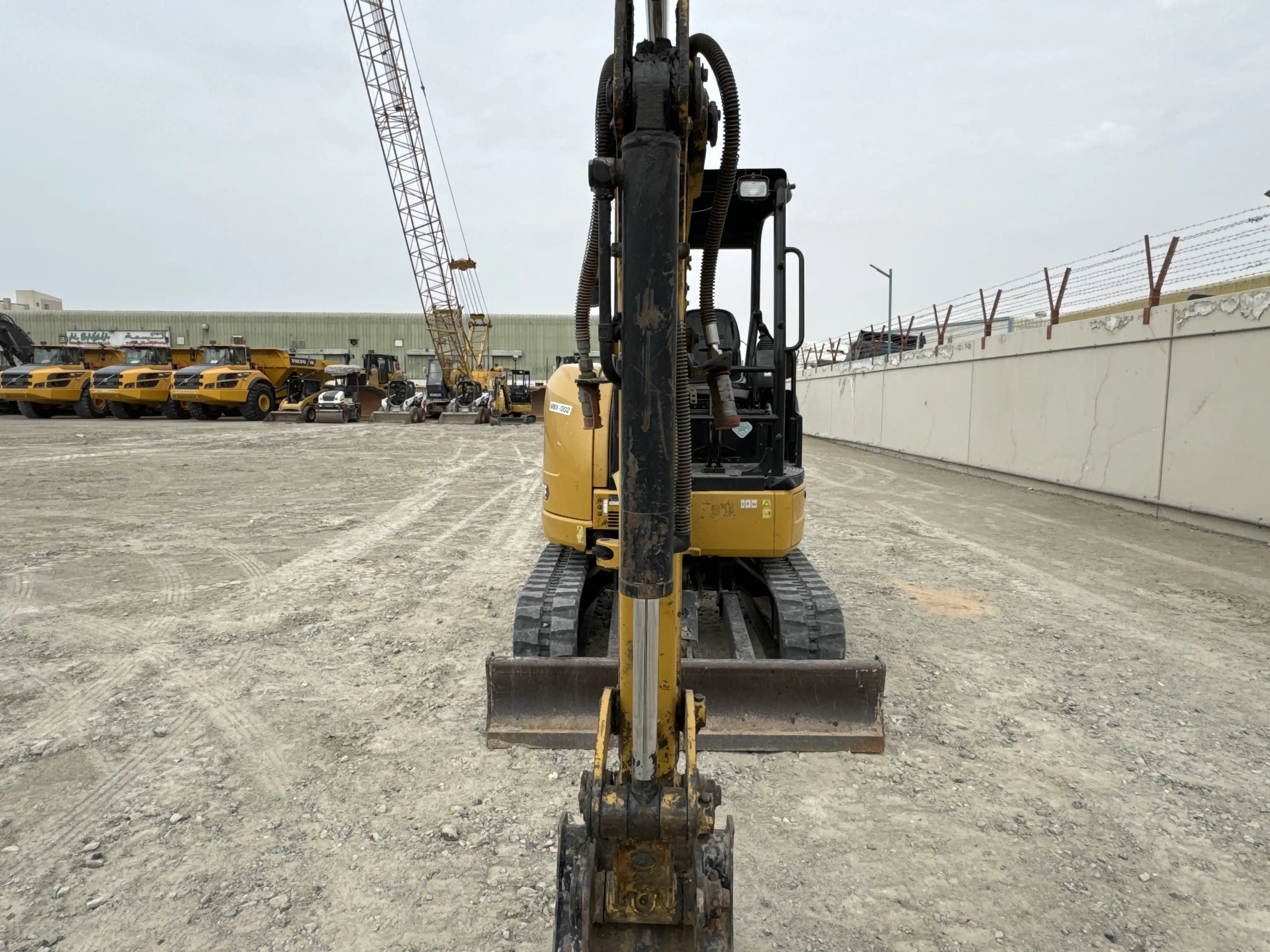 MNX-002-Cat-303E-mini-excavator-inspection-hydraulics-bucket-cylinder-1