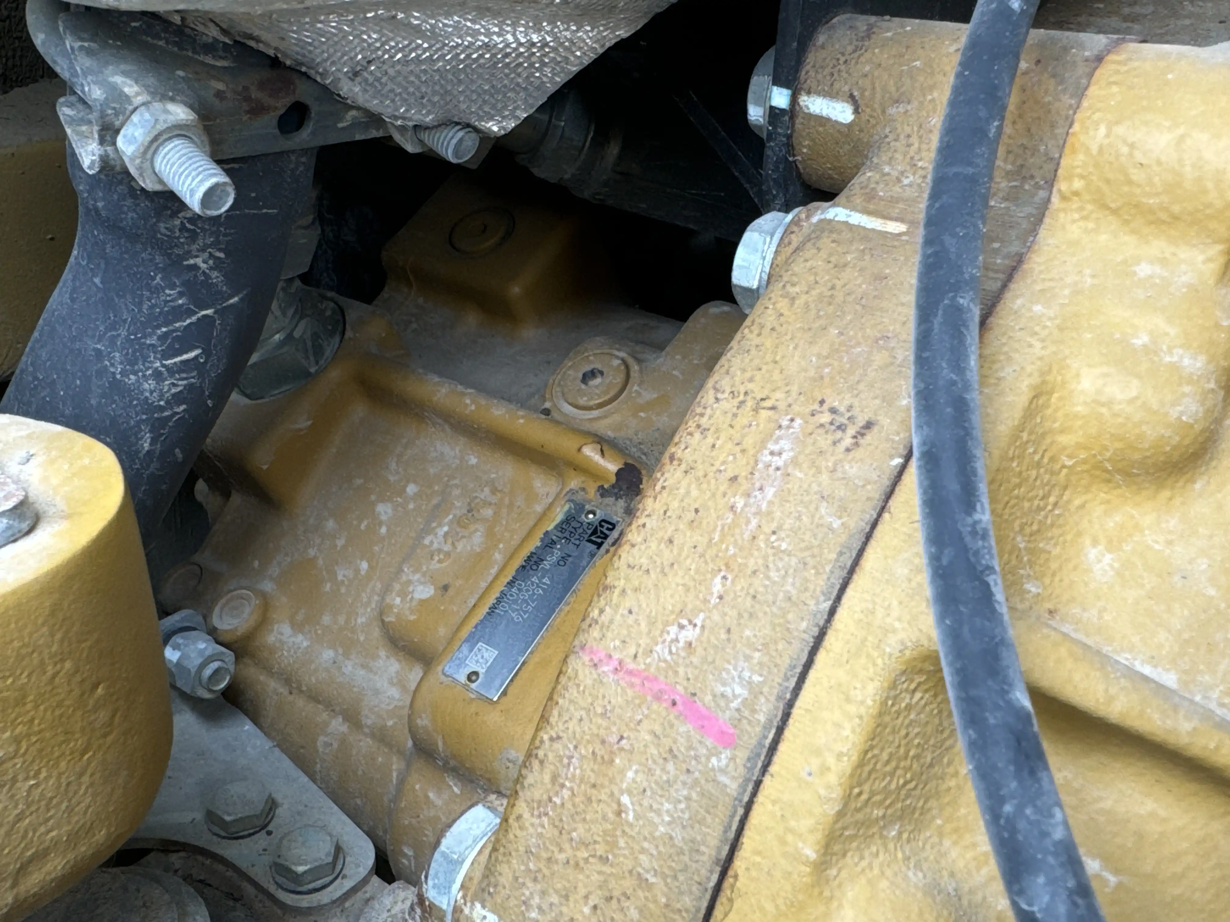 MNX-002-Cat-303E-mini-excavator-inspection-hydraulics-hydraulic-pump-1