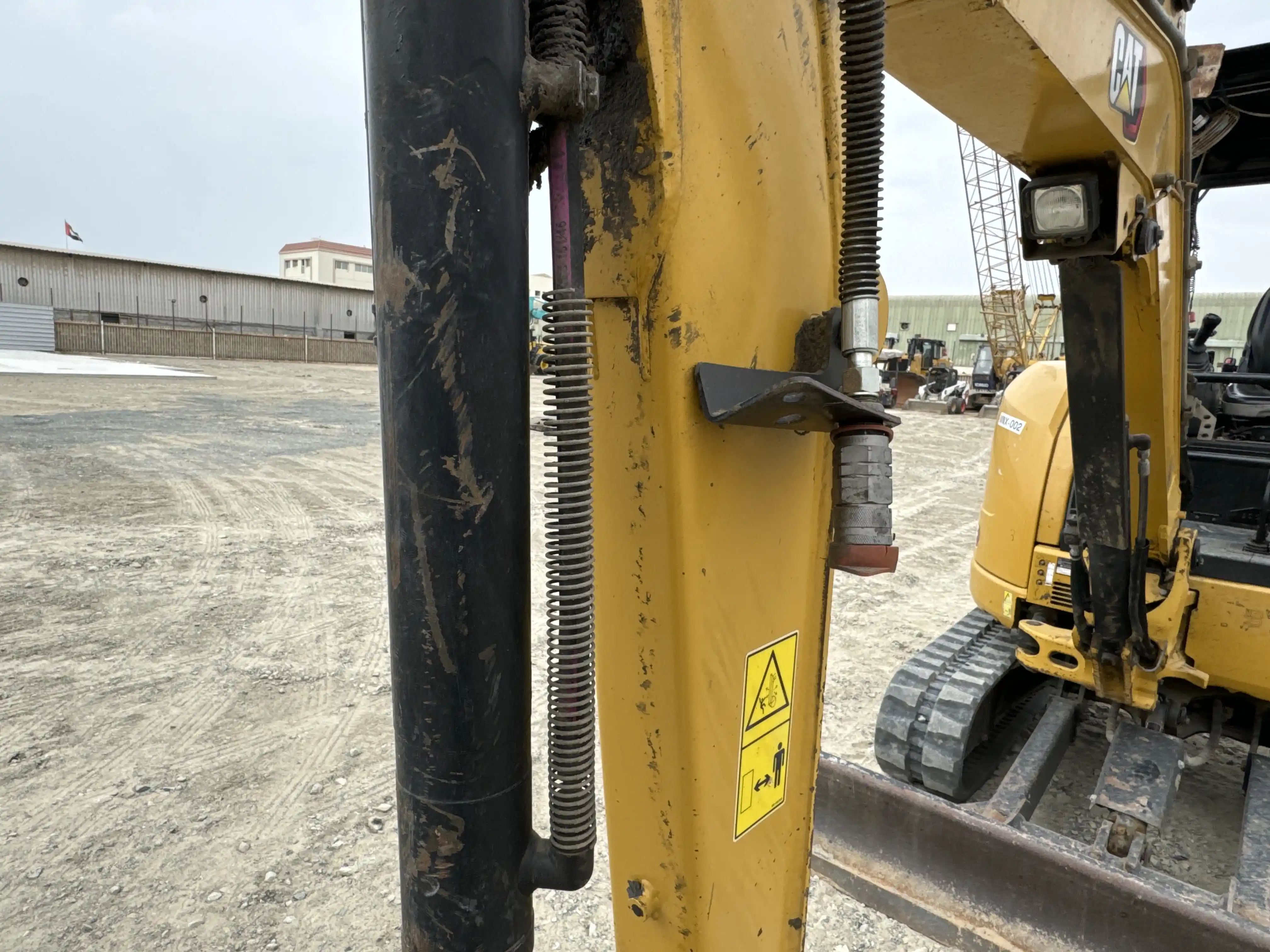MNX-002-Cat-303E-mini-excavator-inspection-hydraulics-hydraulic-hoses-and-lines-2