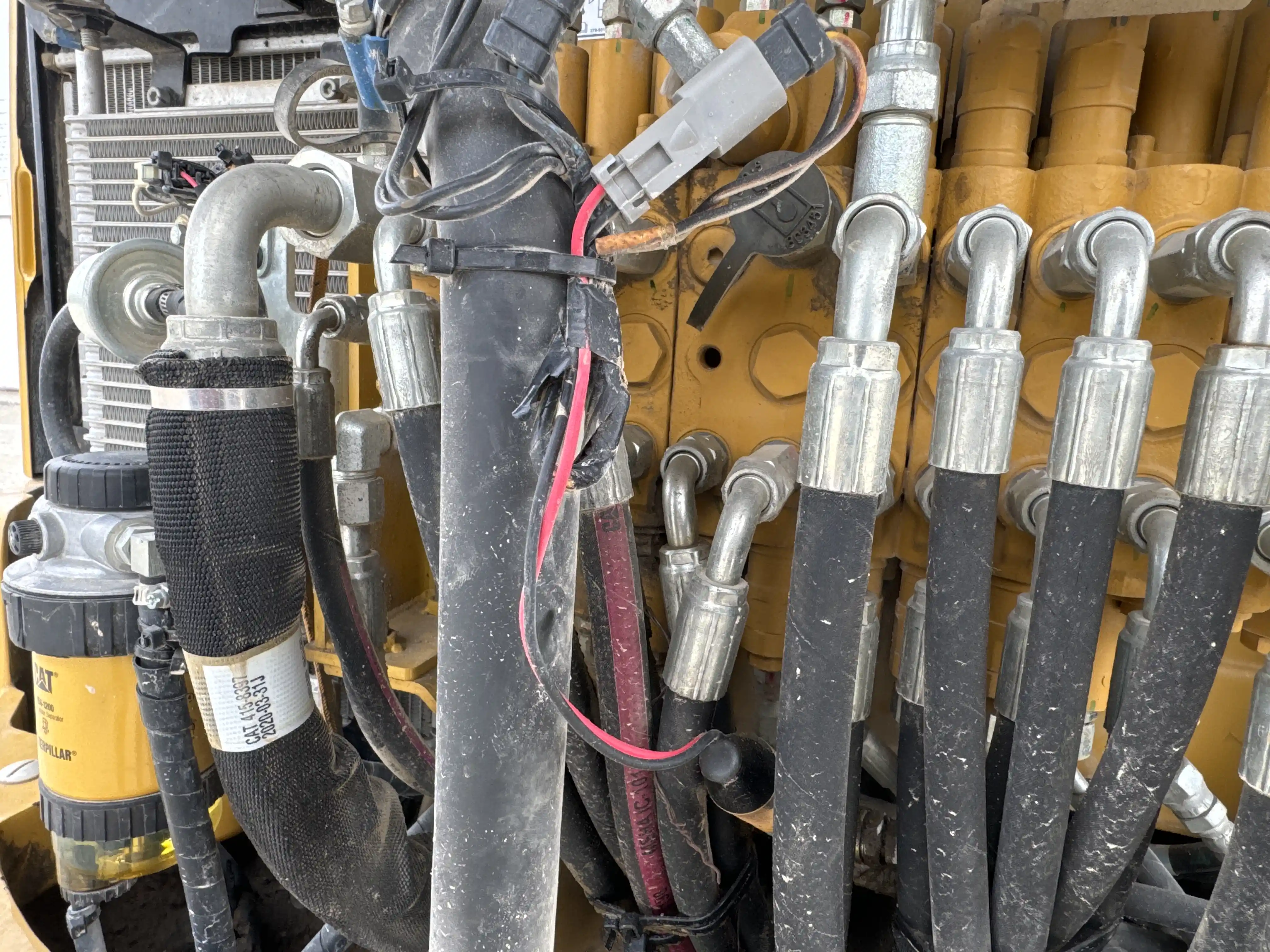 MNX-002-Cat-303E-mini-excavator-inspection-hydraulics-wiring-harness-3
