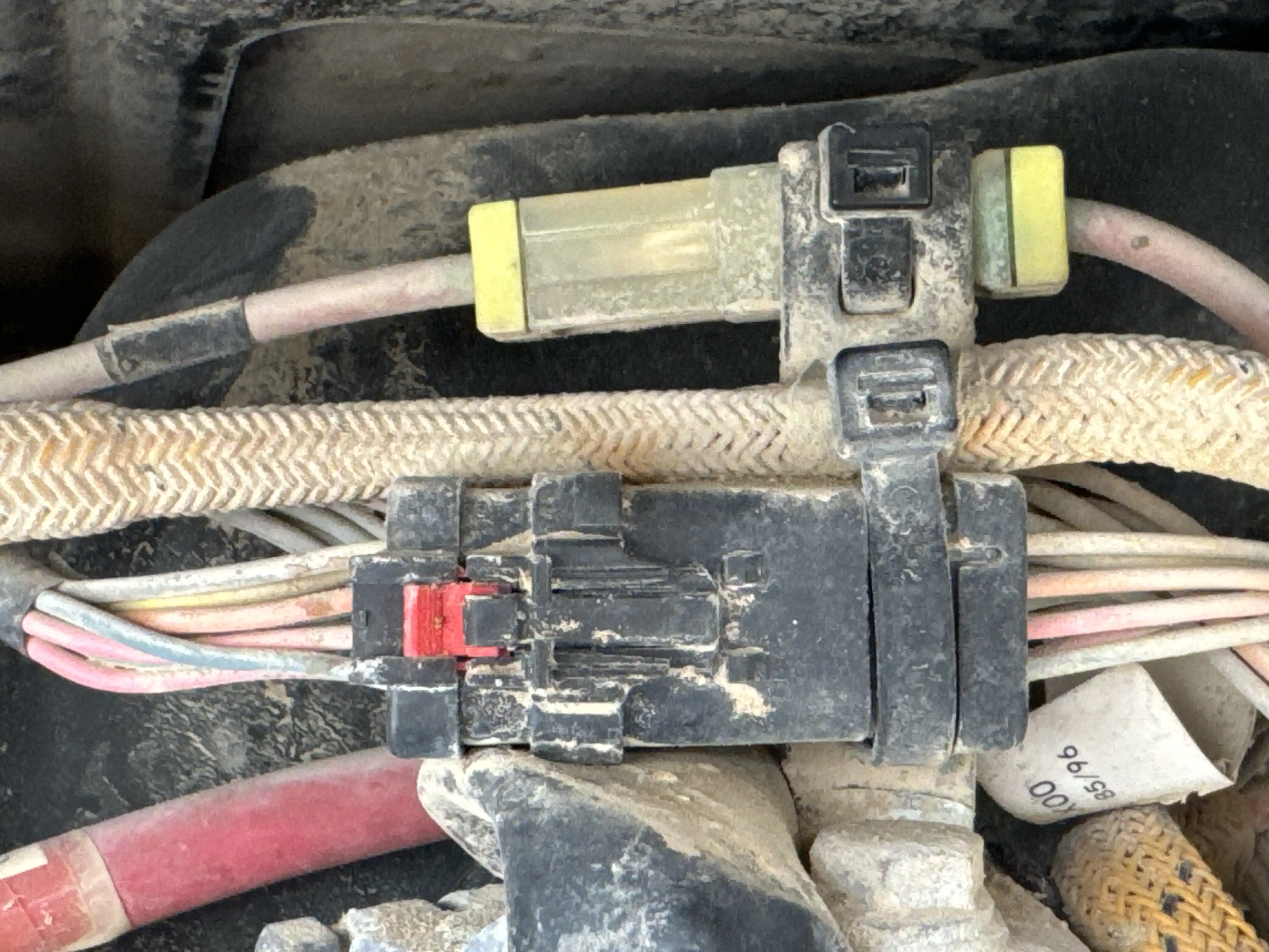 MNX-002-Cat-303E-mini-excavator-inspection-electronics-main-harness-3