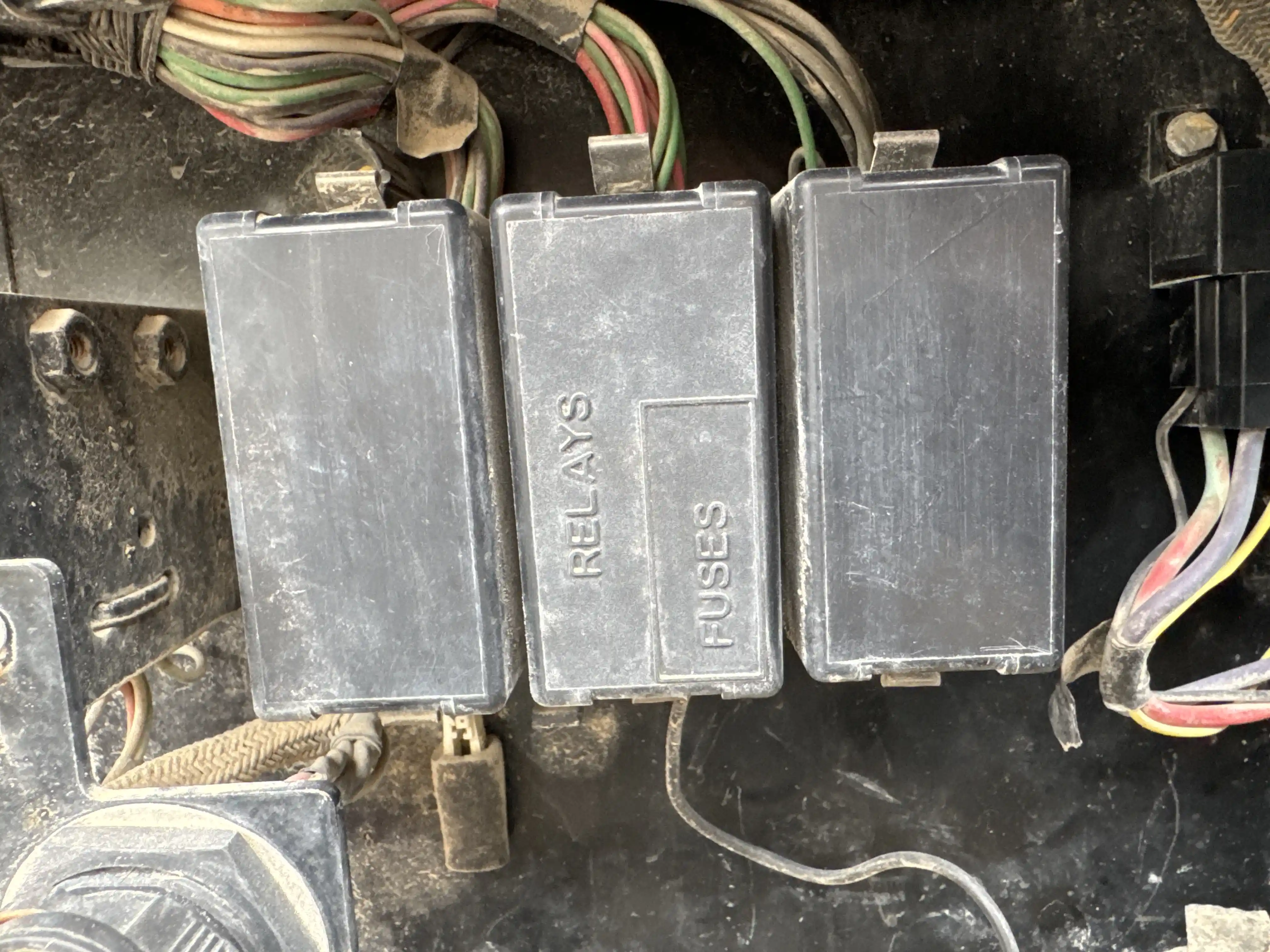 MNX-002-Cat-303E-mini-excavator-inspection-electronics-fuse-box-1