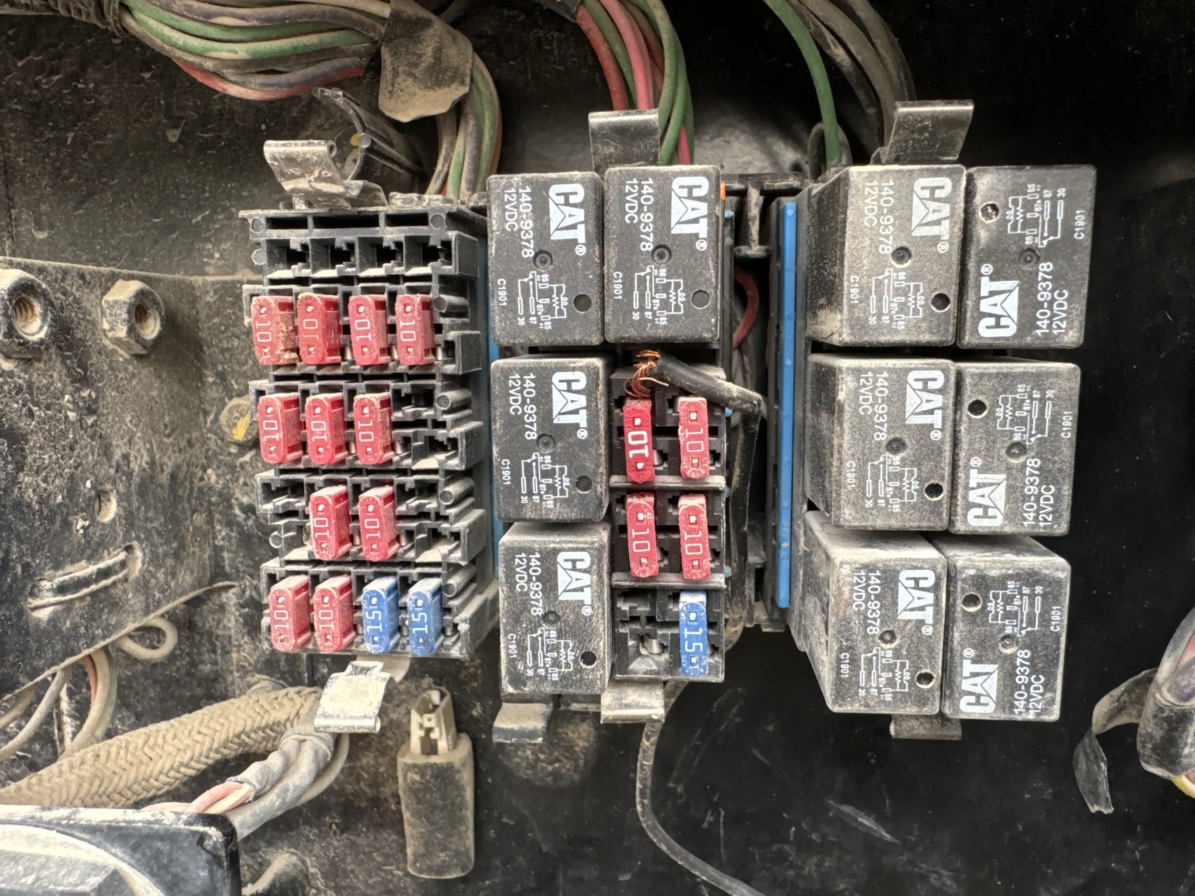 MNX-002-Cat-303E-mini-excavator-inspection-electronics-fuse-box-2