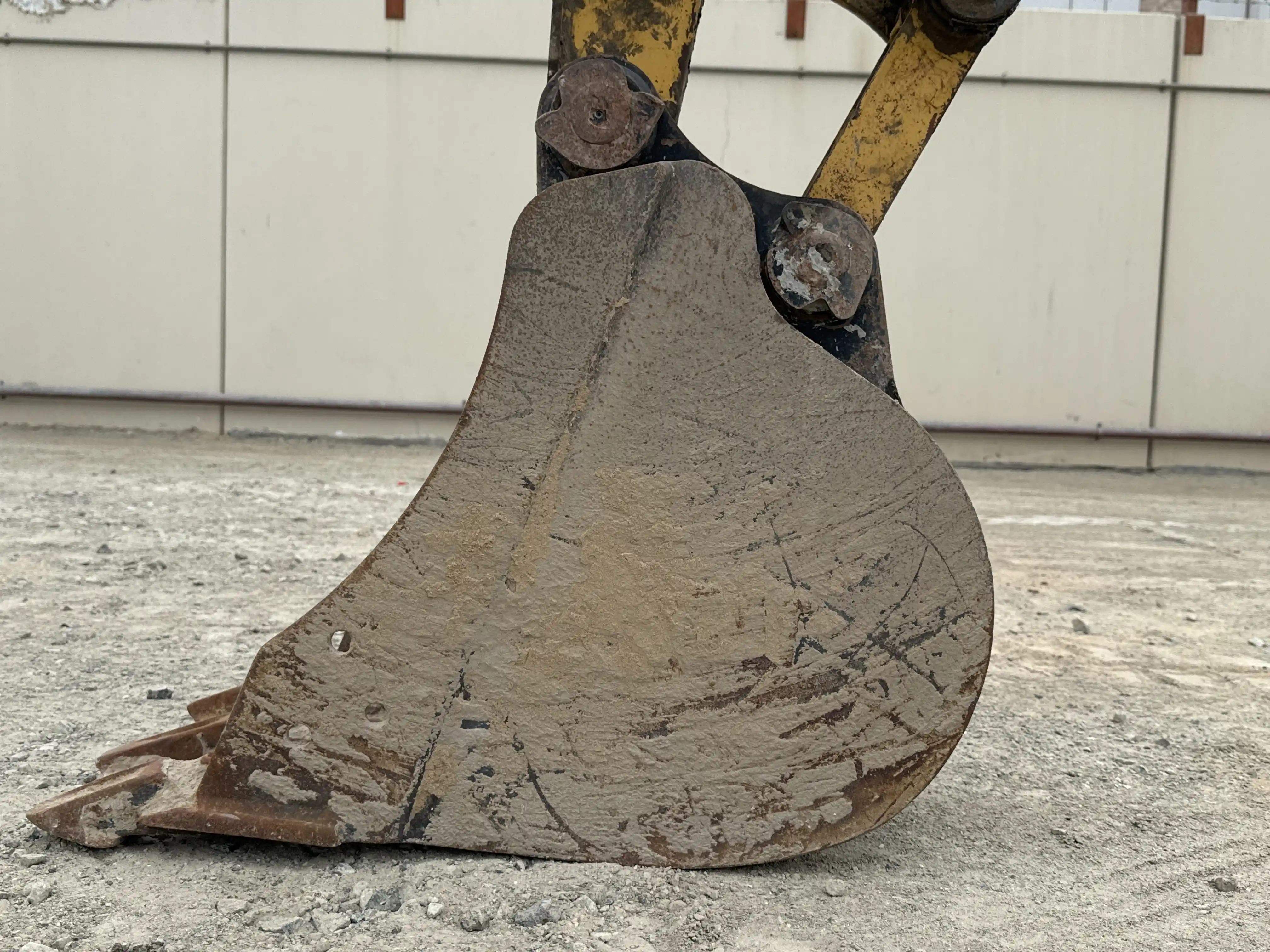 MNX-002-Cat-303E-mini-excavator-inspection-attachment-excavator-bucket-2