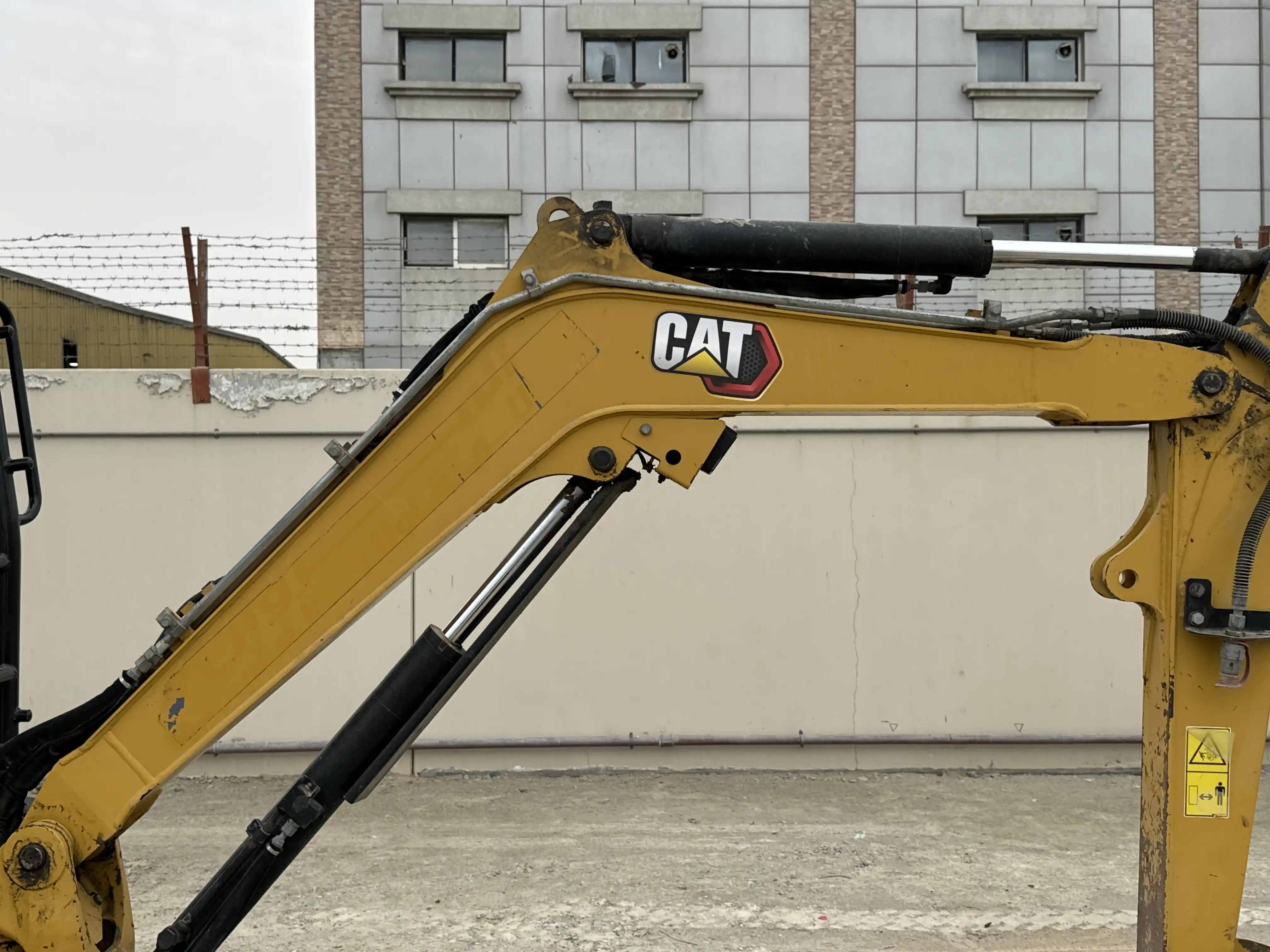 MNX-002-Cat-303E-mini-excavator-inspection-chassis-boom-1
