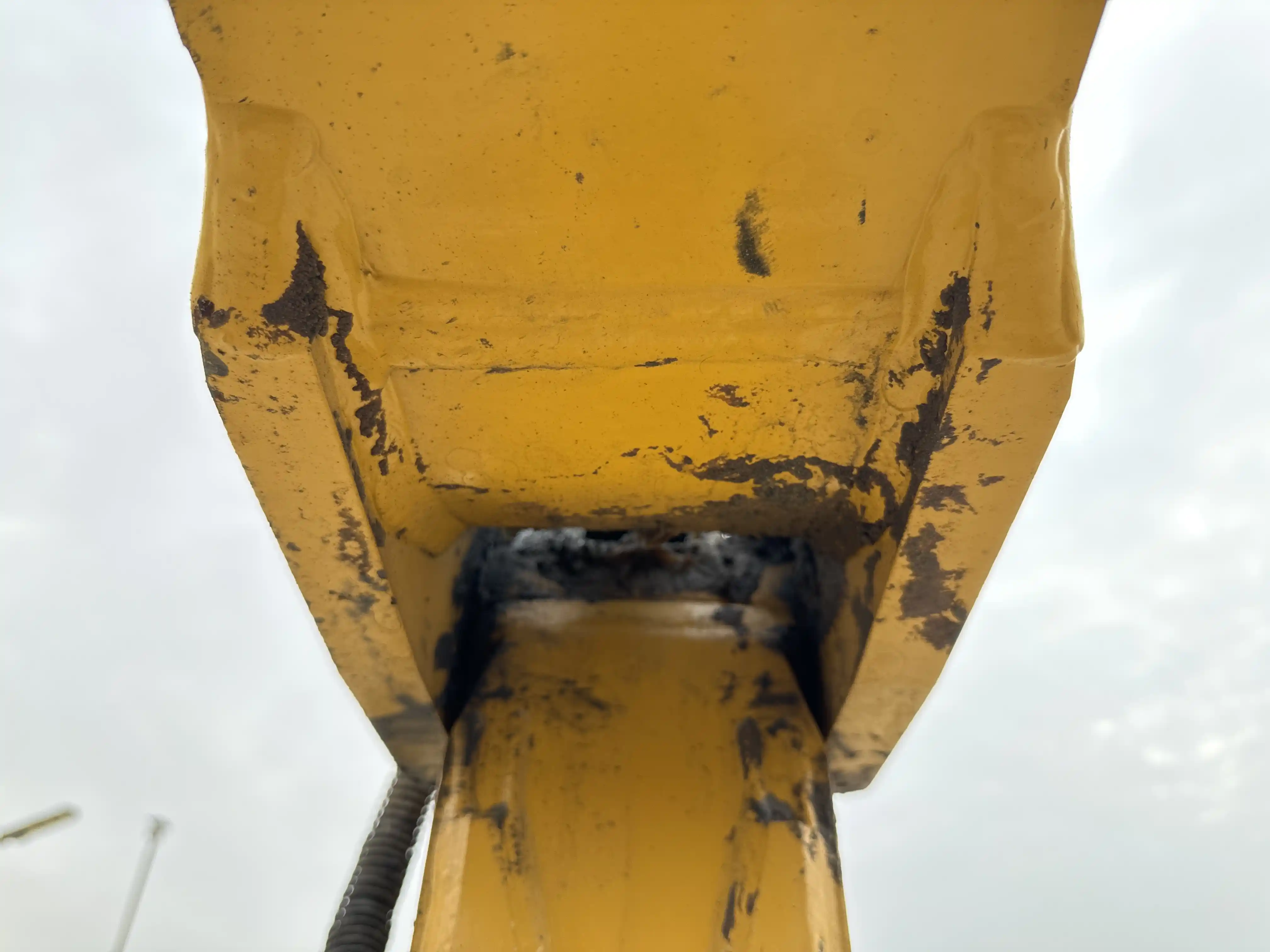 MNX-002-Cat-303E-mini-excavator-inspection-chassis-boom-2